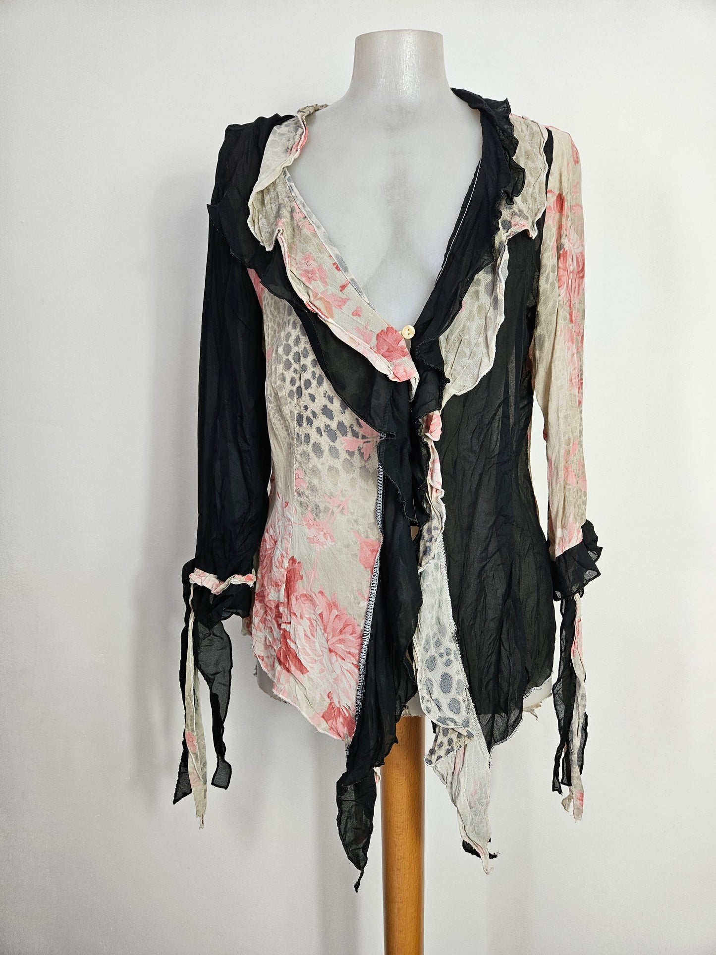 Chemisier en voile fleuri et noir