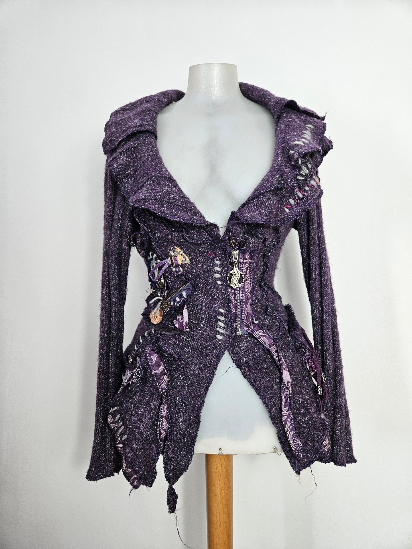 Cárdigan de punto violeta