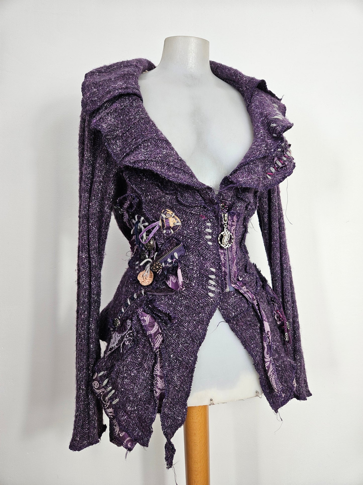 Cárdigan de punto violeta