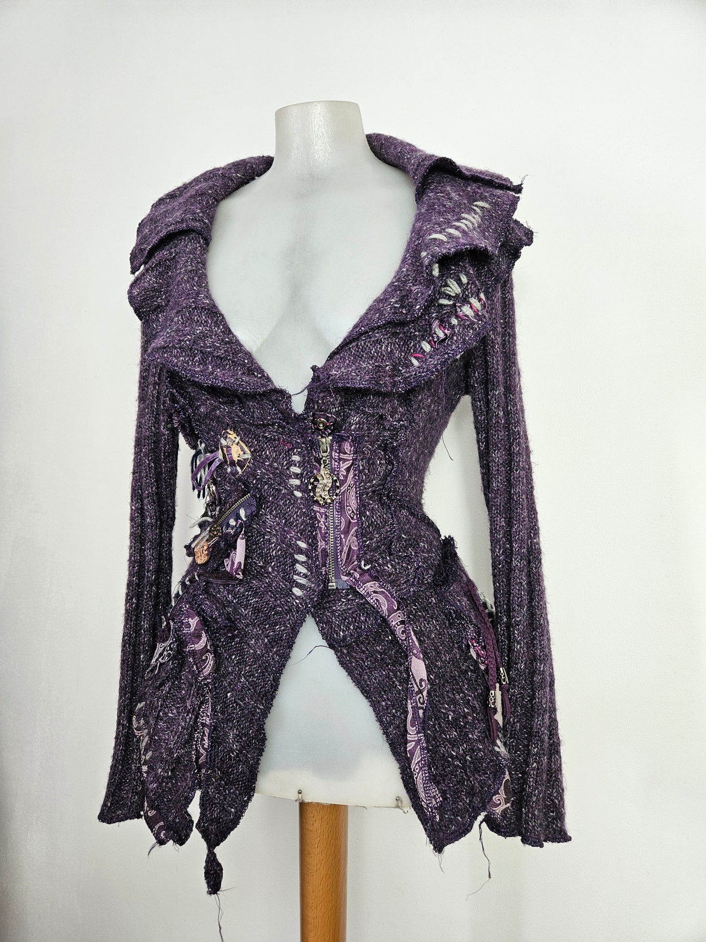 Cárdigan de punto violeta