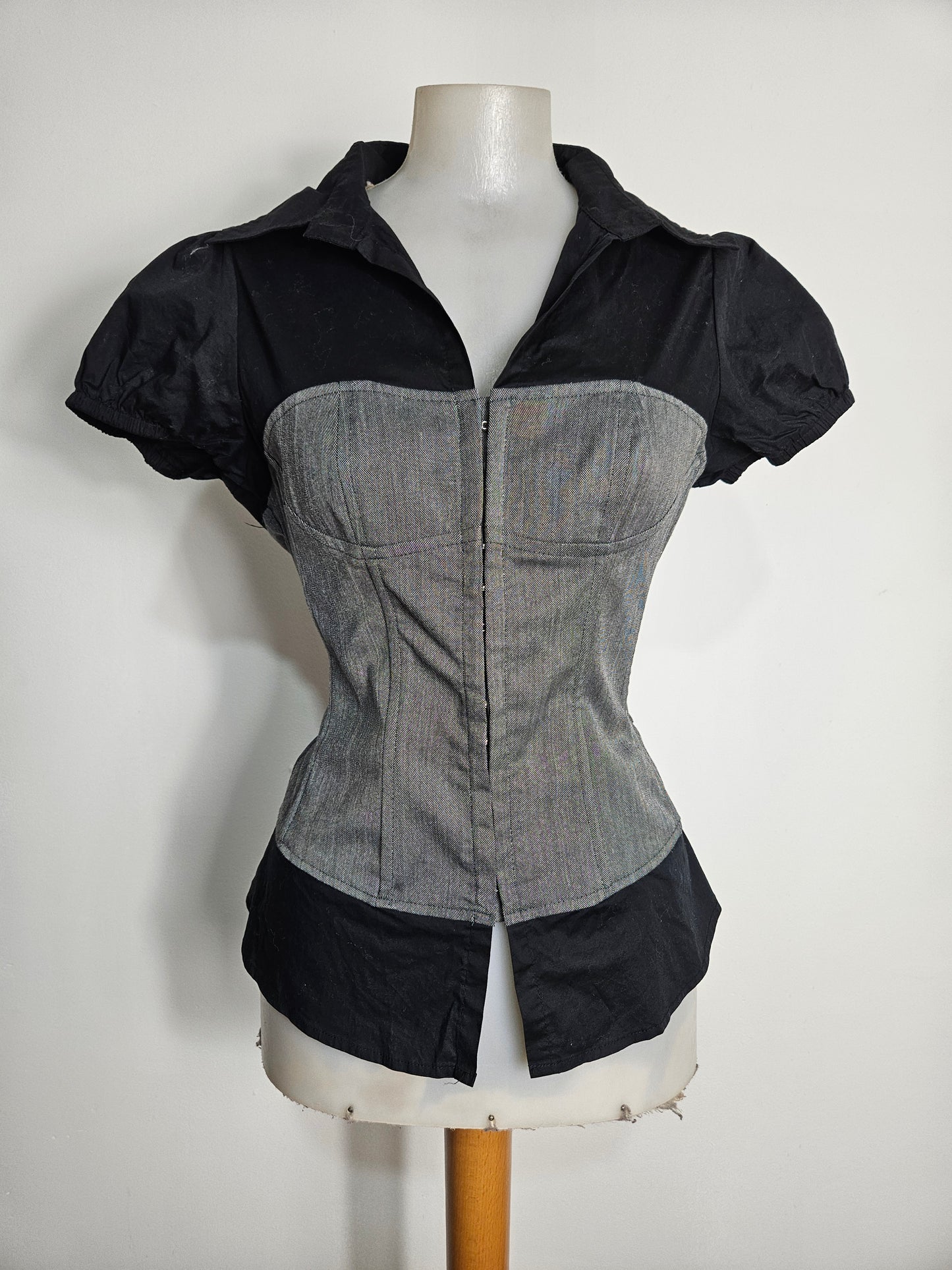 Shirt with hook-and-eye closure