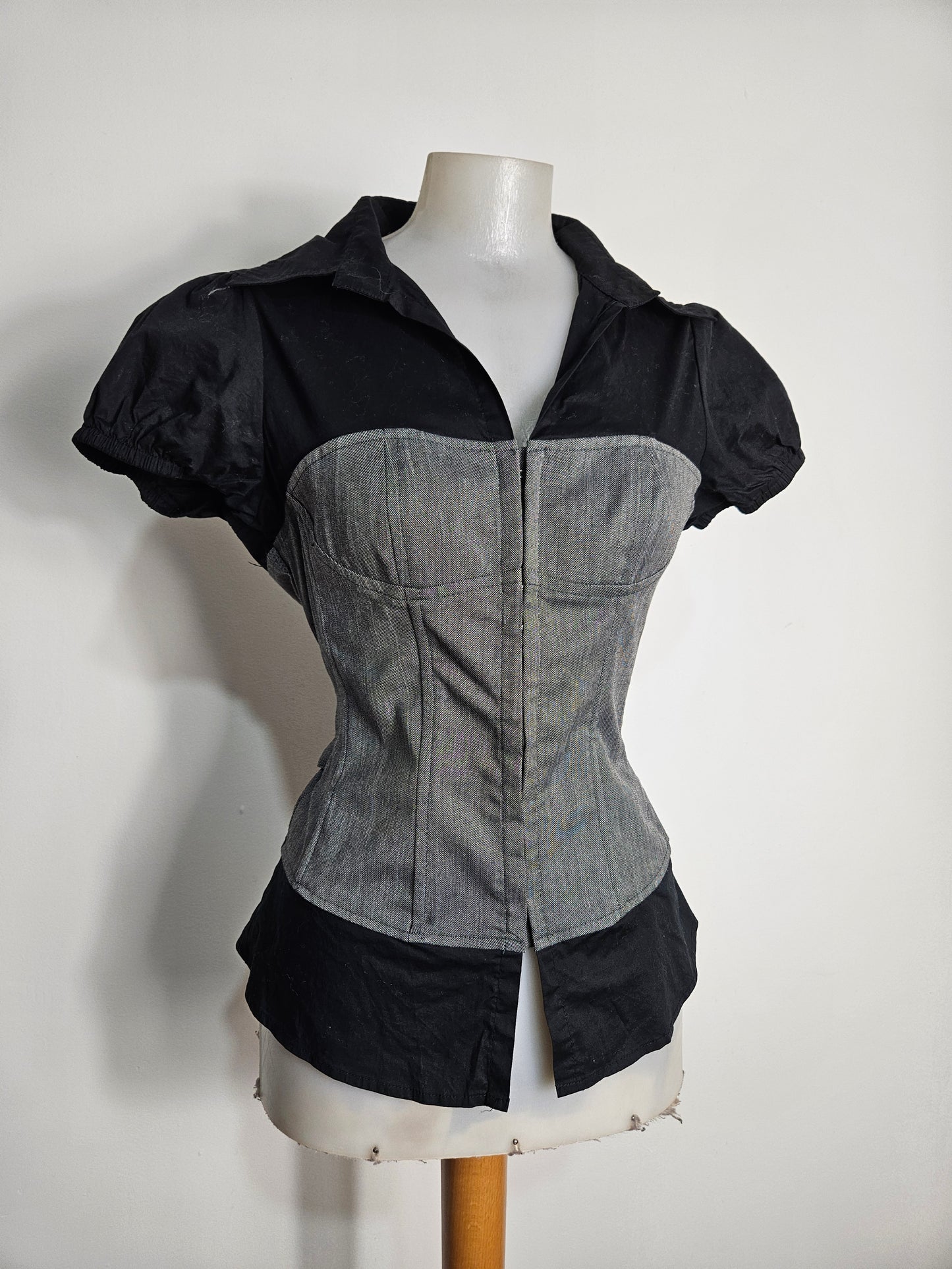 Shirt with hook-and-eye closure