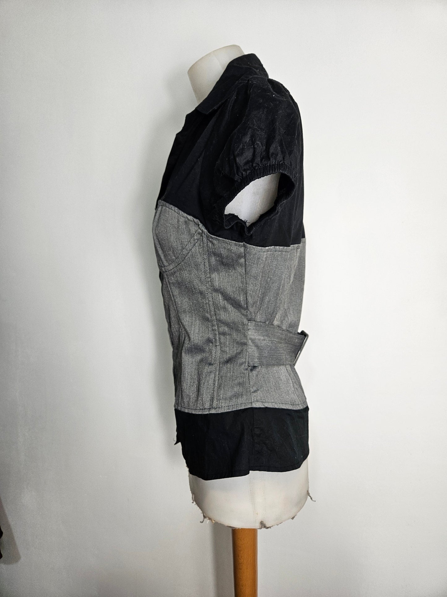 Shirt with hook-and-eye closure