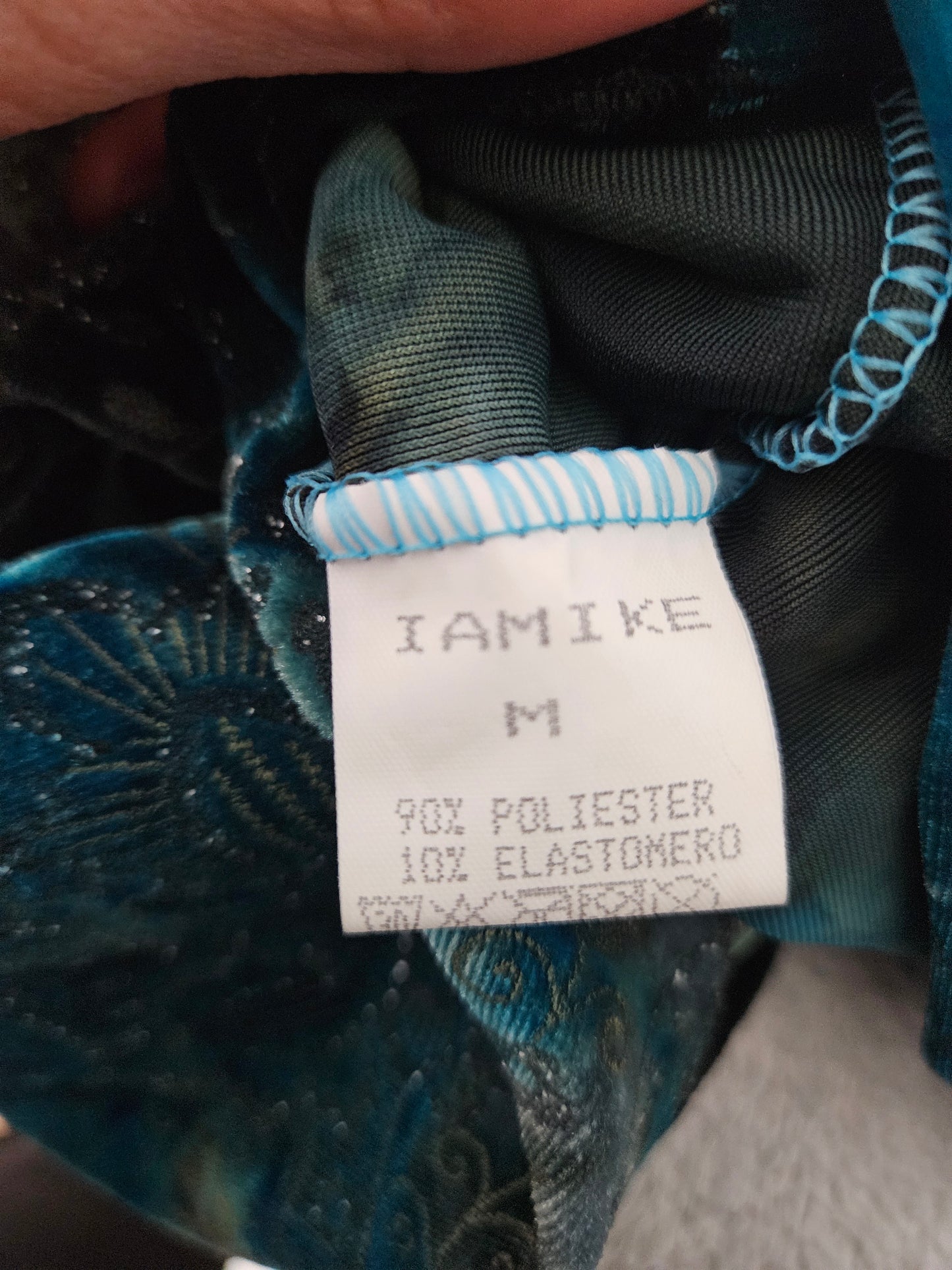 Haut dos nu en velours à motifs