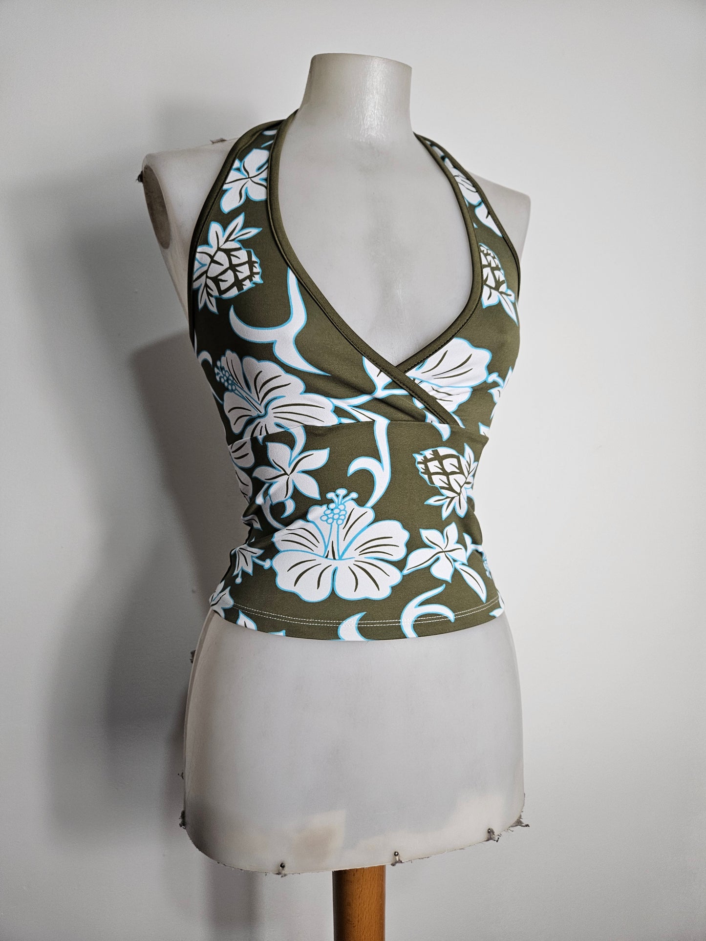 Halter-neck top with floral pattern