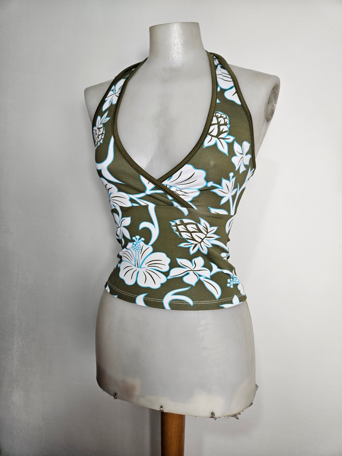 Halter-neck top with floral pattern