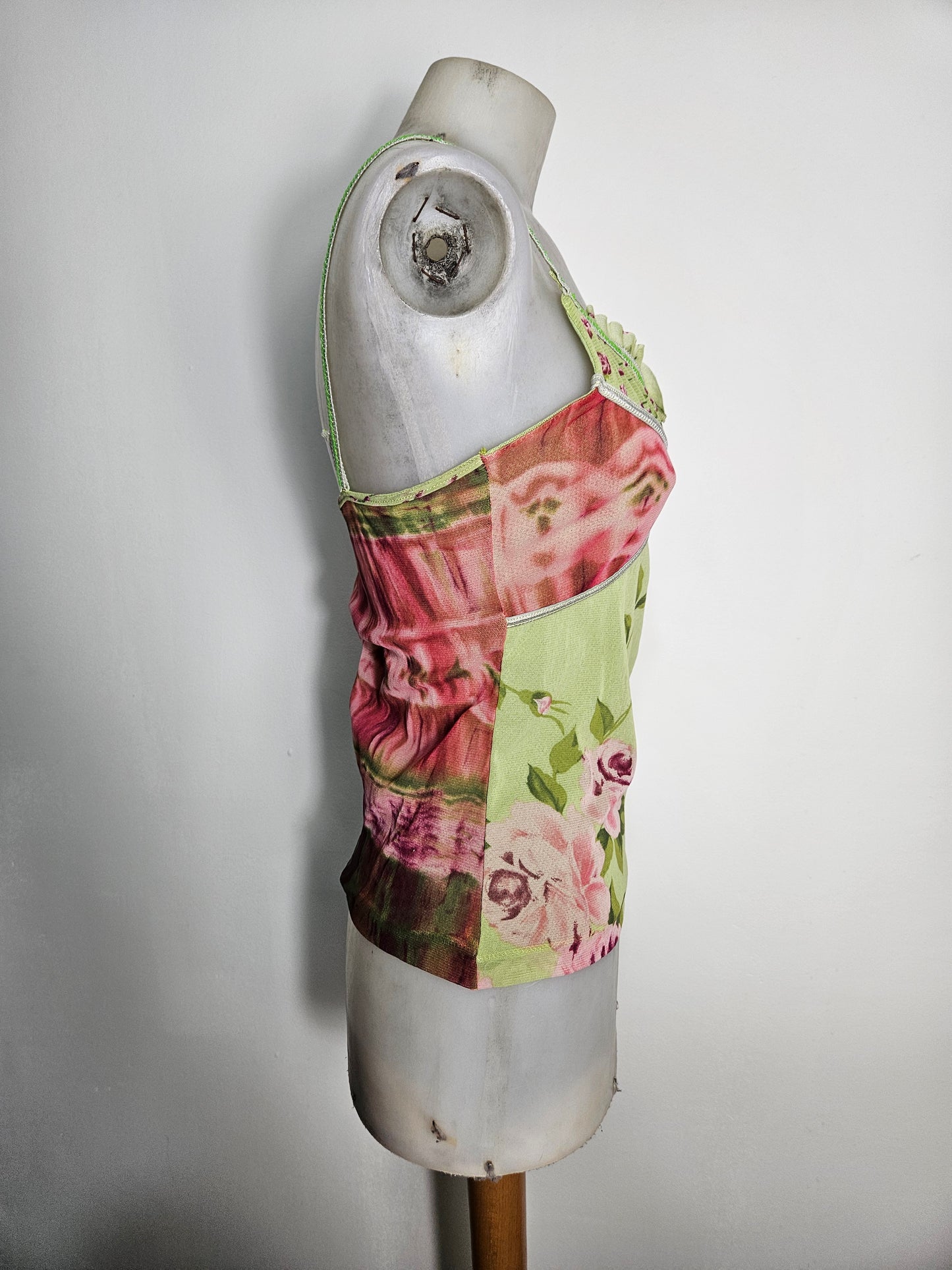 Haut en voile fleuri tons verts et rouge