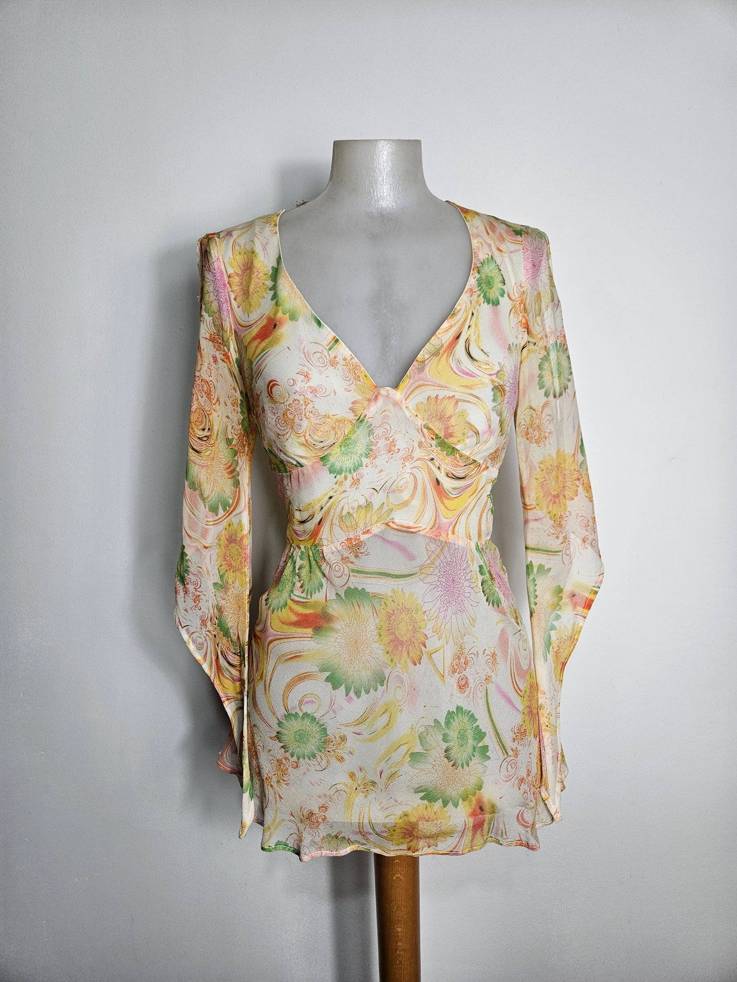 Haut en voile fleuri