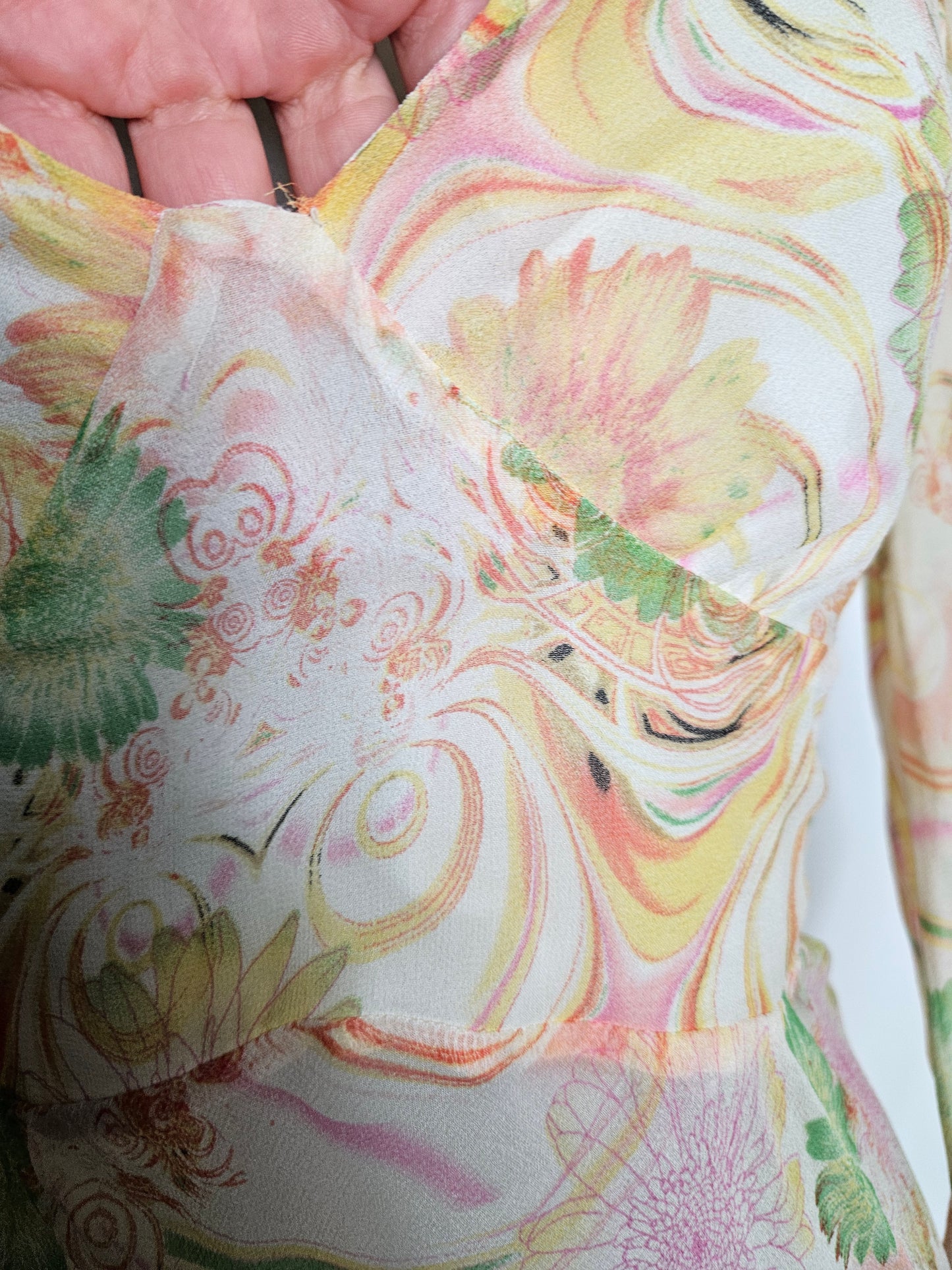 Haut en voile fleuri