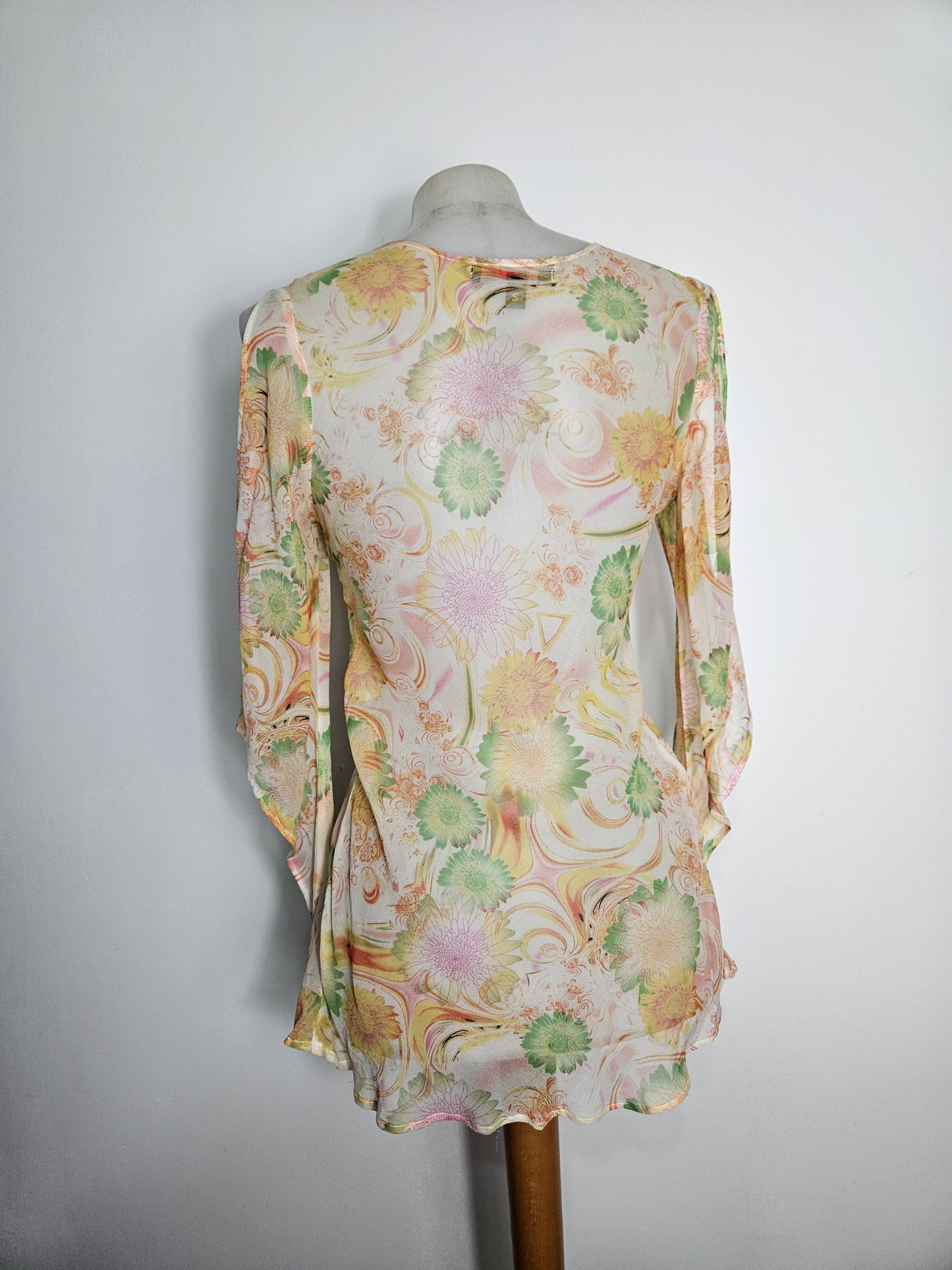 Haut en voile fleuri