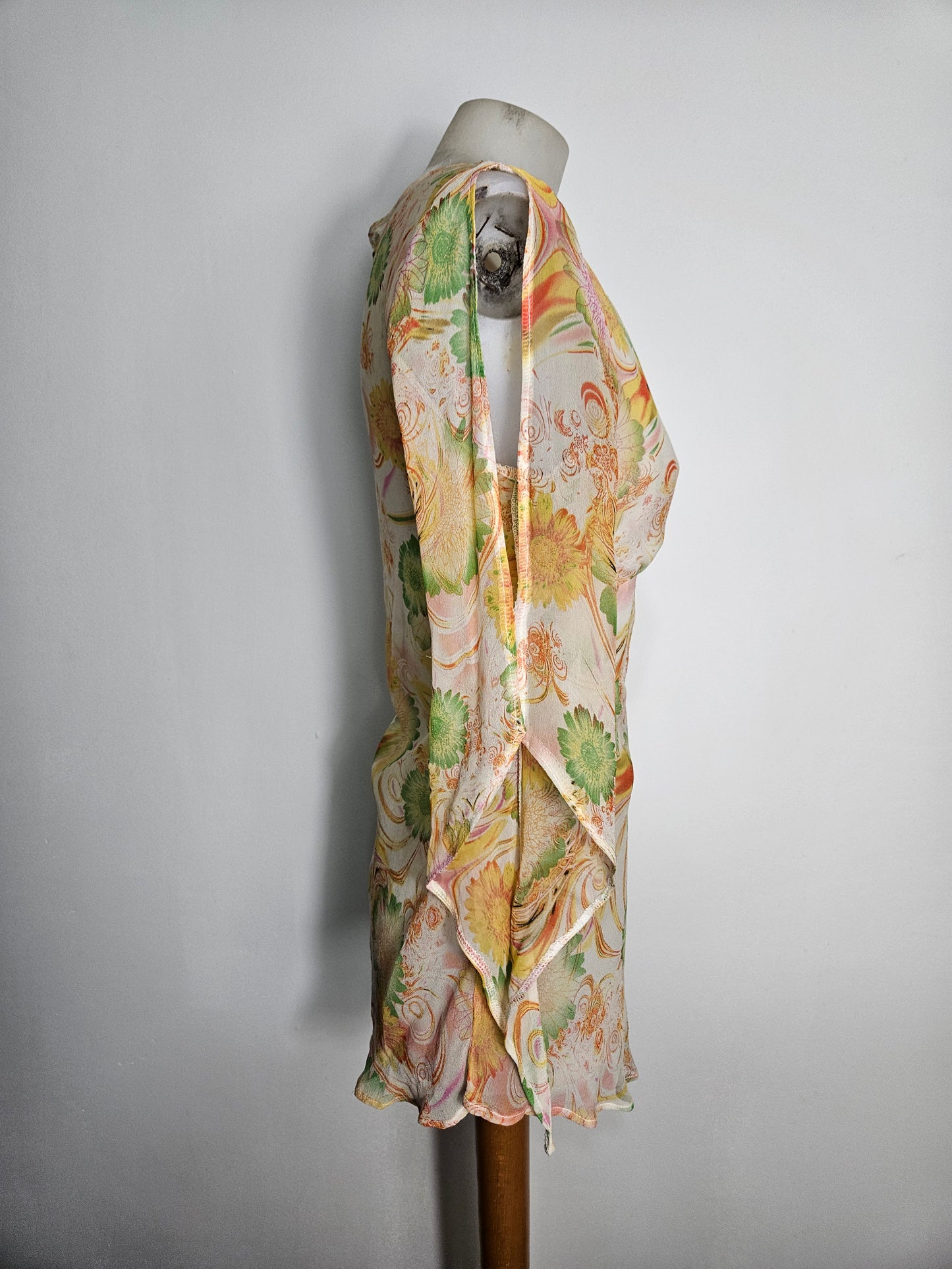 Haut en voile fleuri