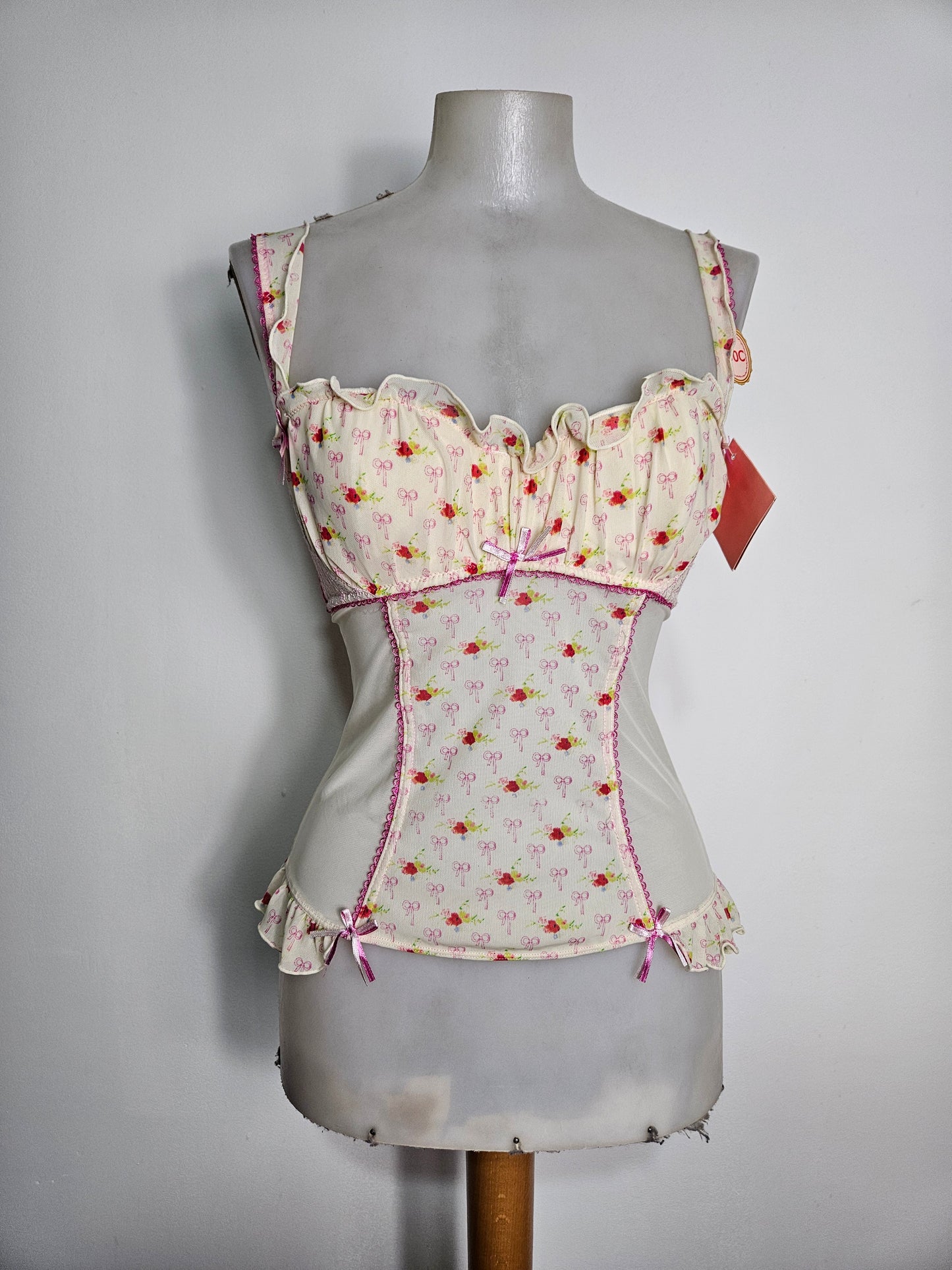 Haut en voile fleuri