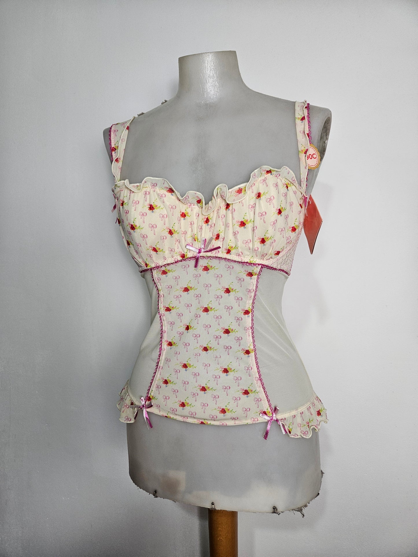 Haut en voile fleuri