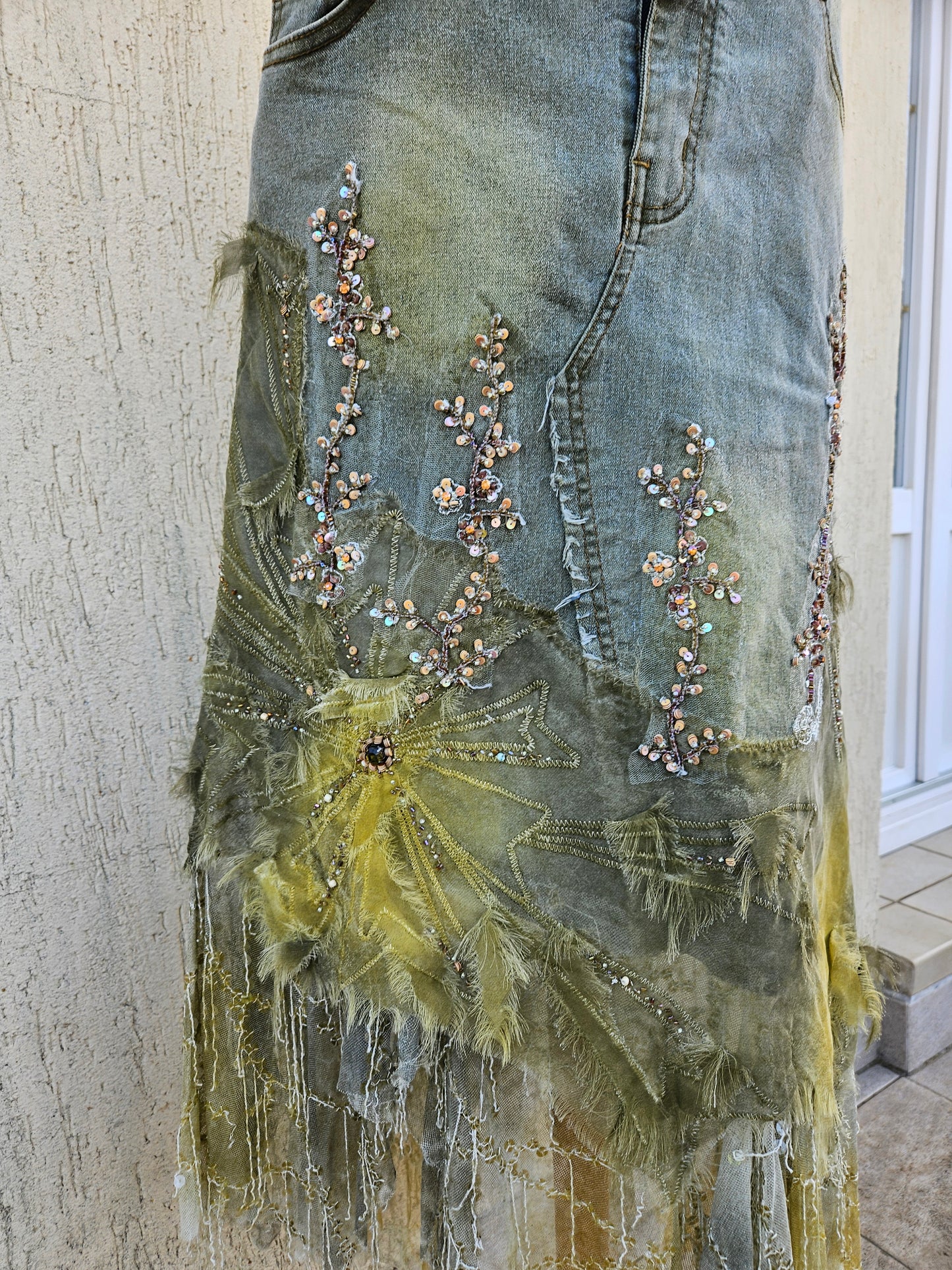 Falda vaquera bordada