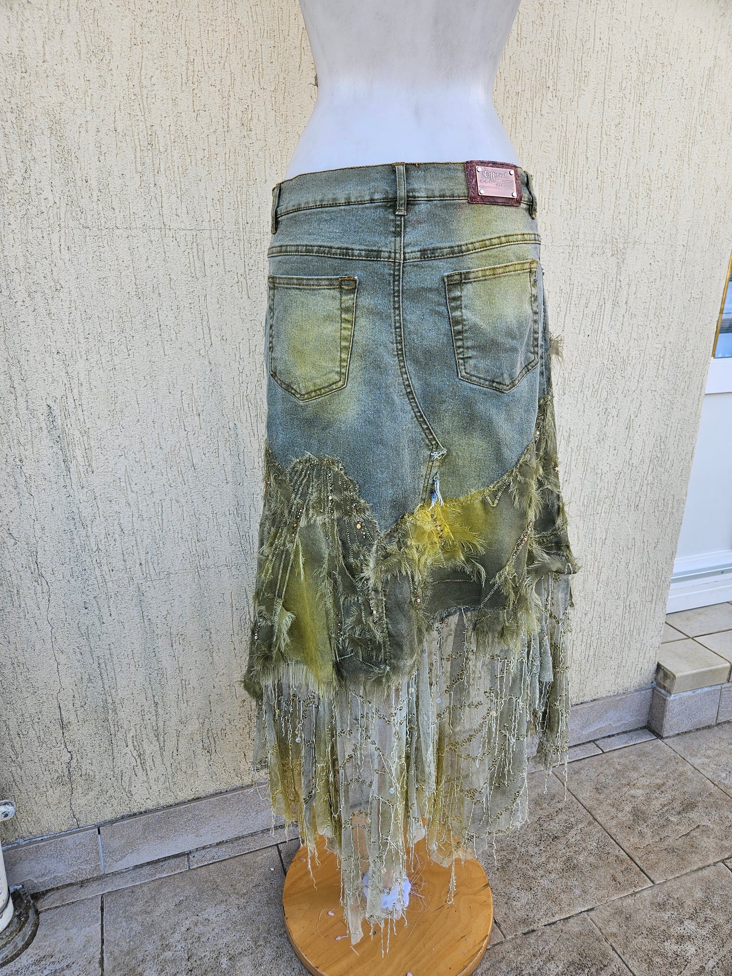 Falda vaquera bordada