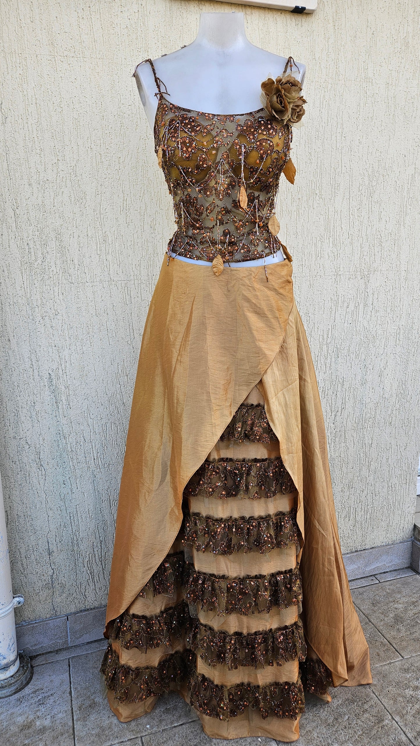 Conjunto de tonos marrones y beiges