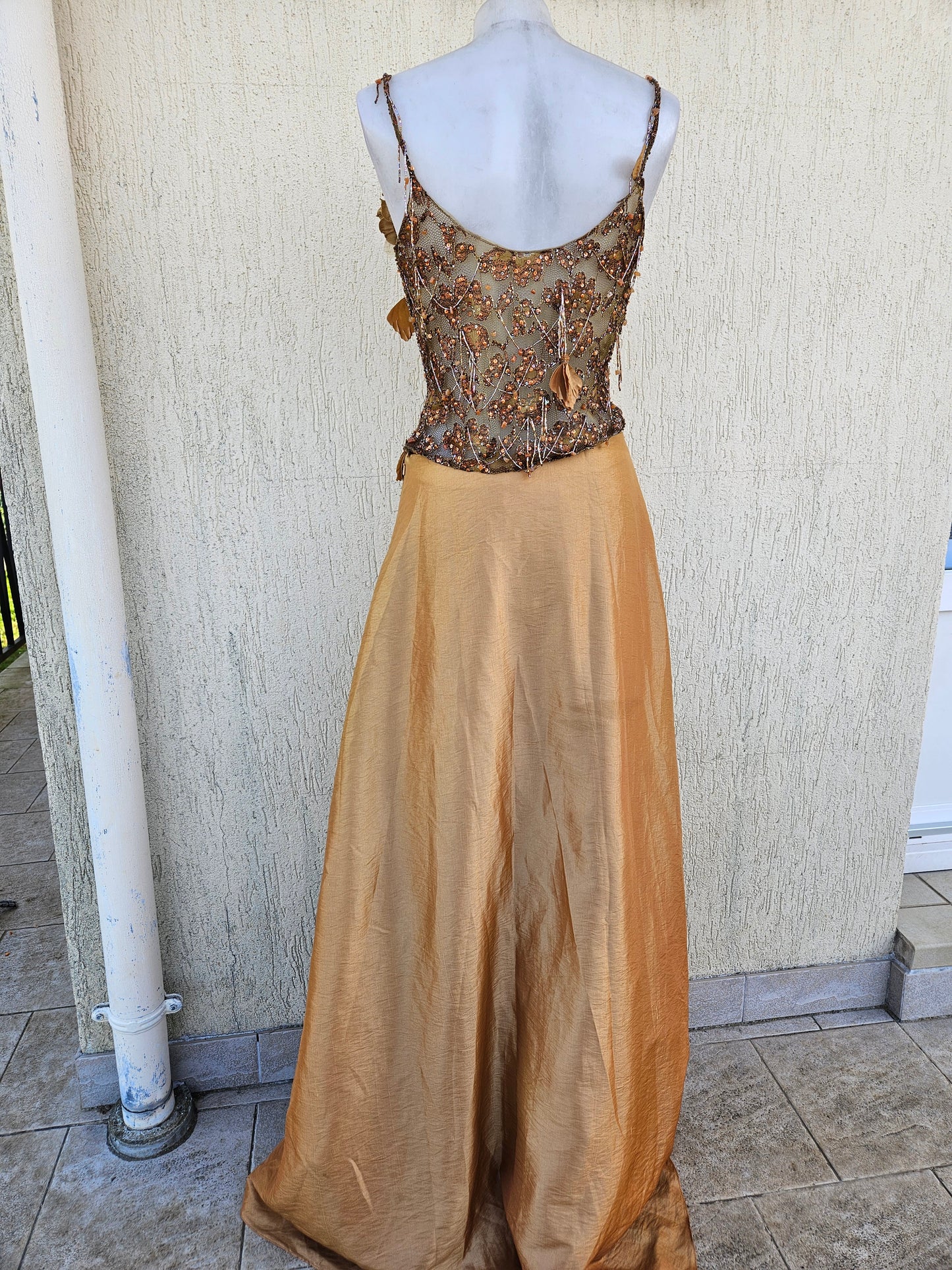 Conjunto de tonos marrones y beiges
