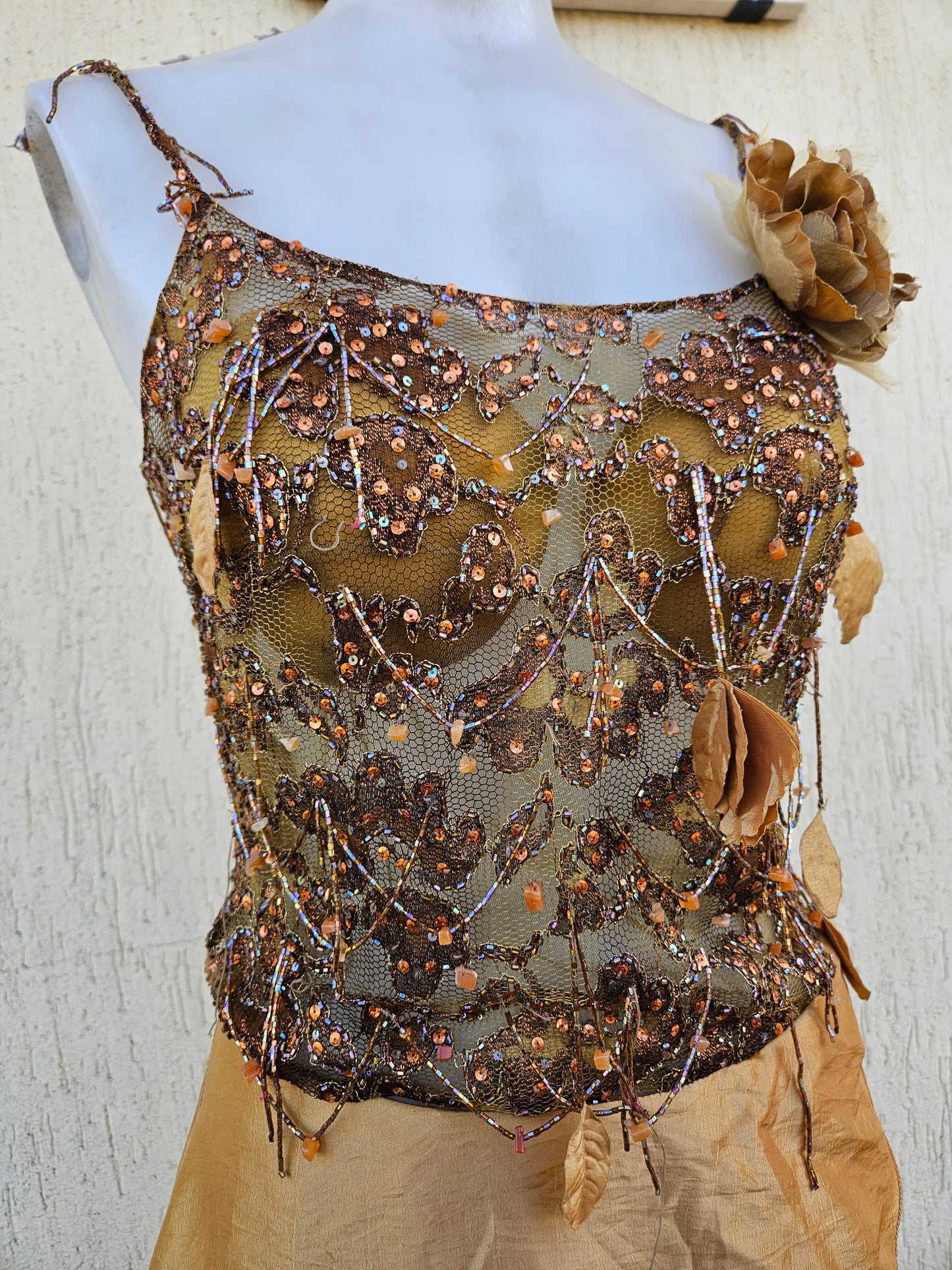 Conjunto de tonos marrones y beiges