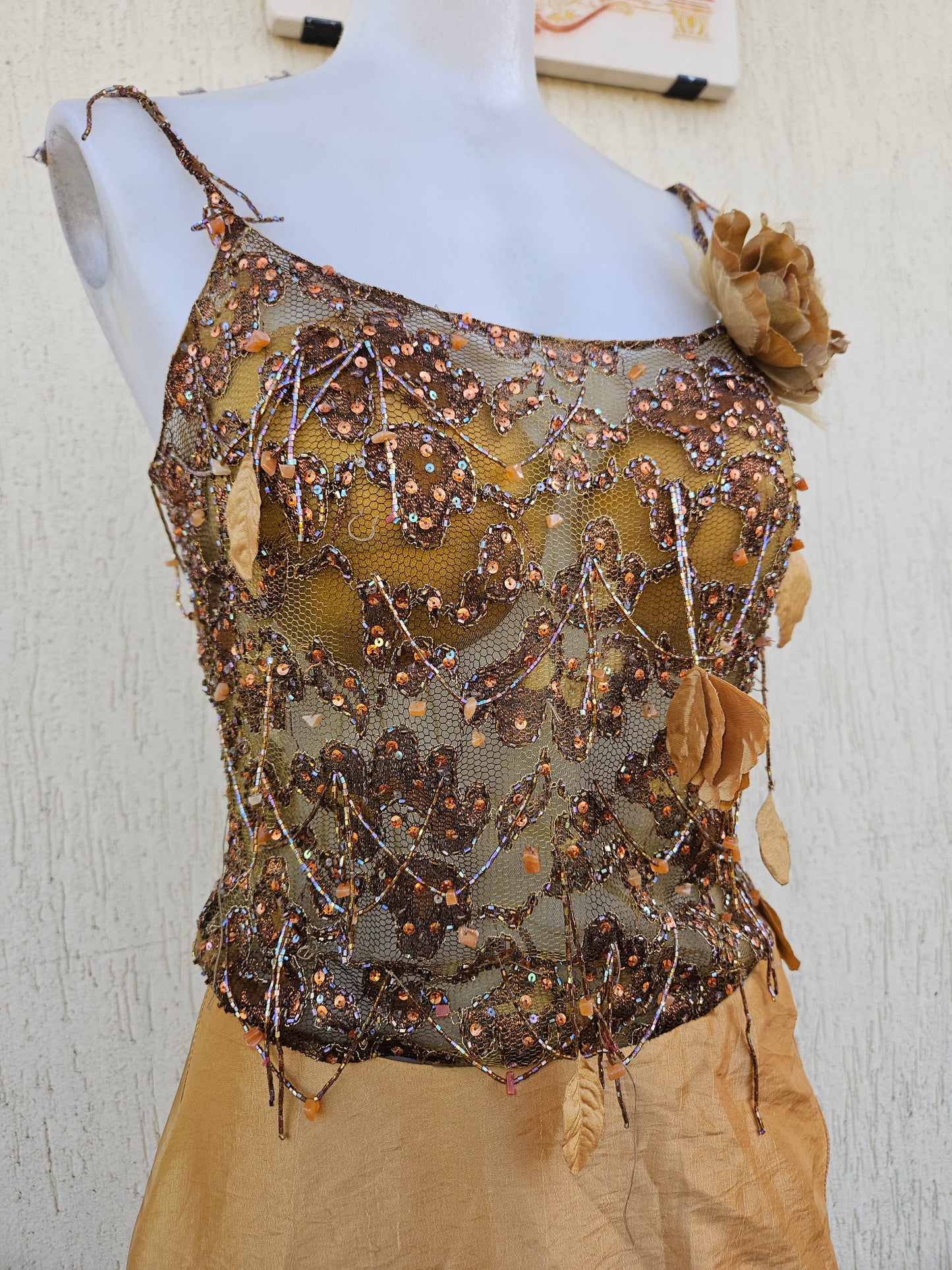 Conjunto de tonos marrones y beiges