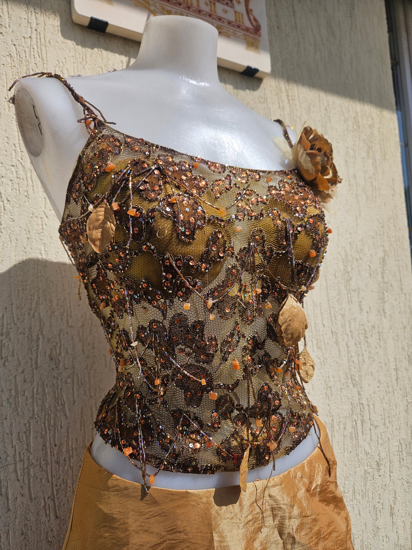 Conjunto de tonos marrones y beiges