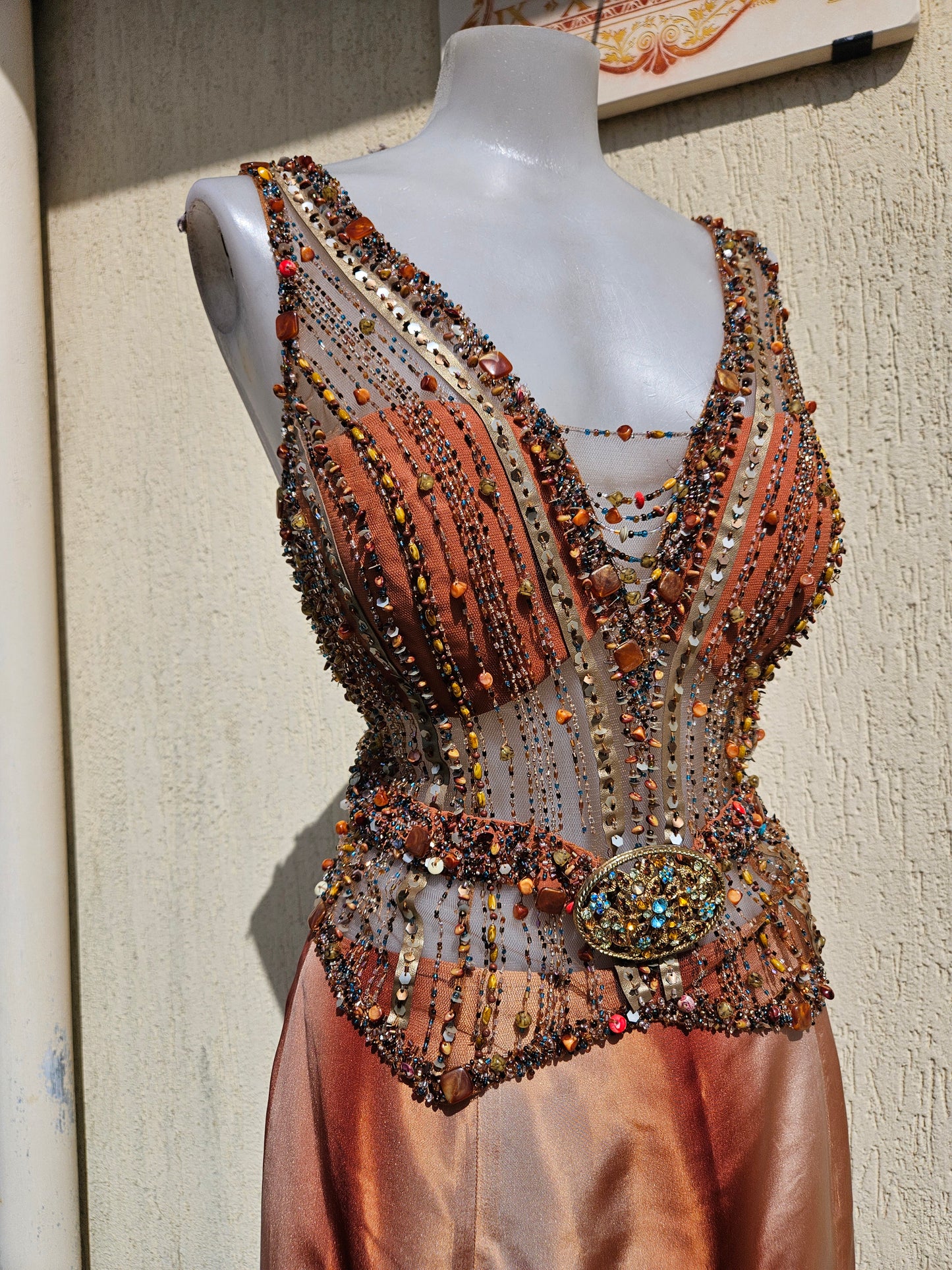 Ensemble orangé brodé