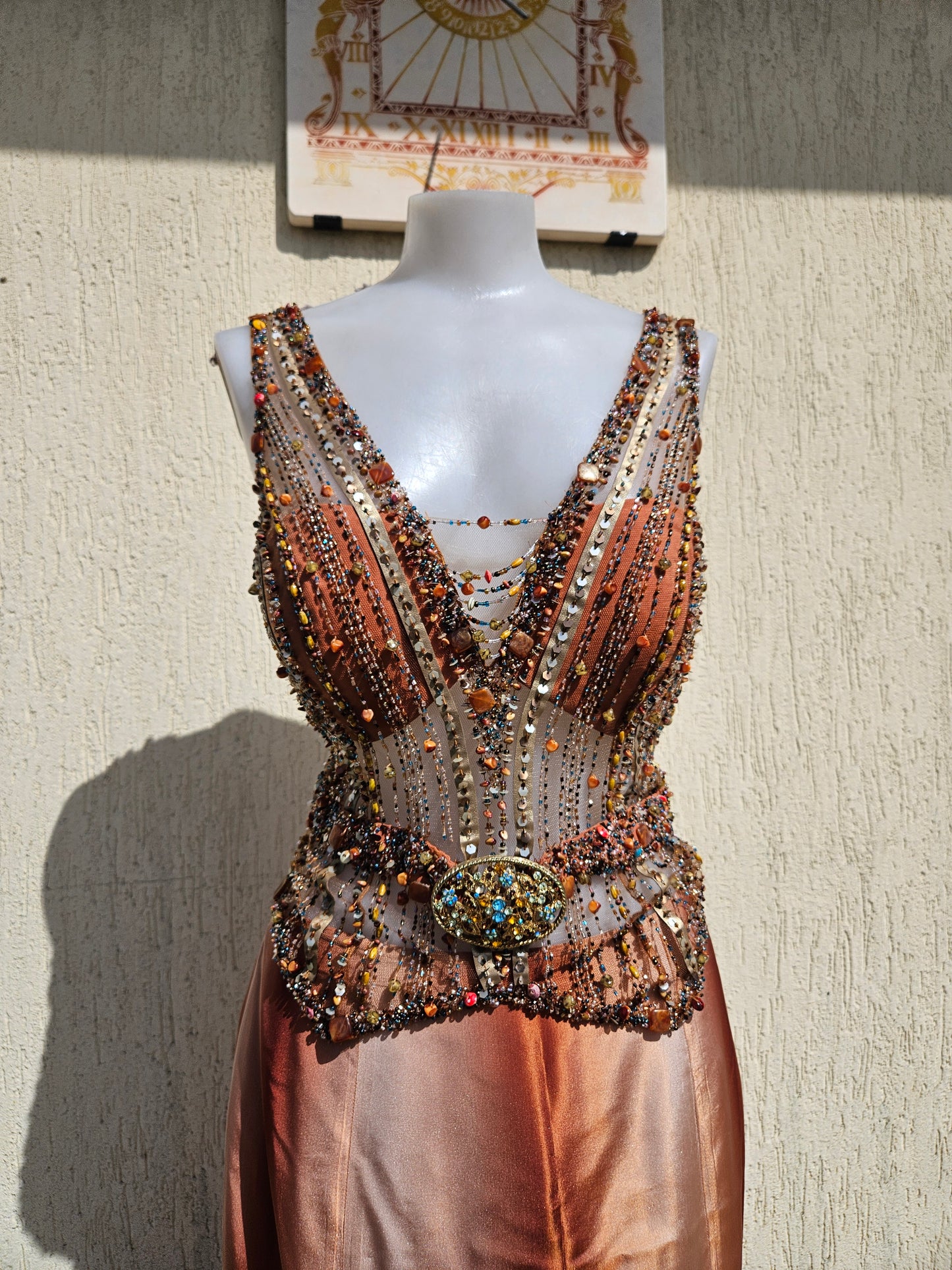 Ensemble orangé brodé