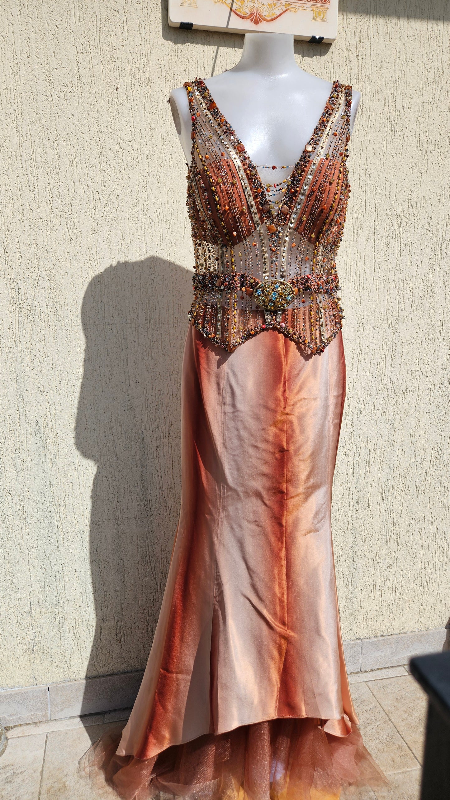Ensemble orangé brodé