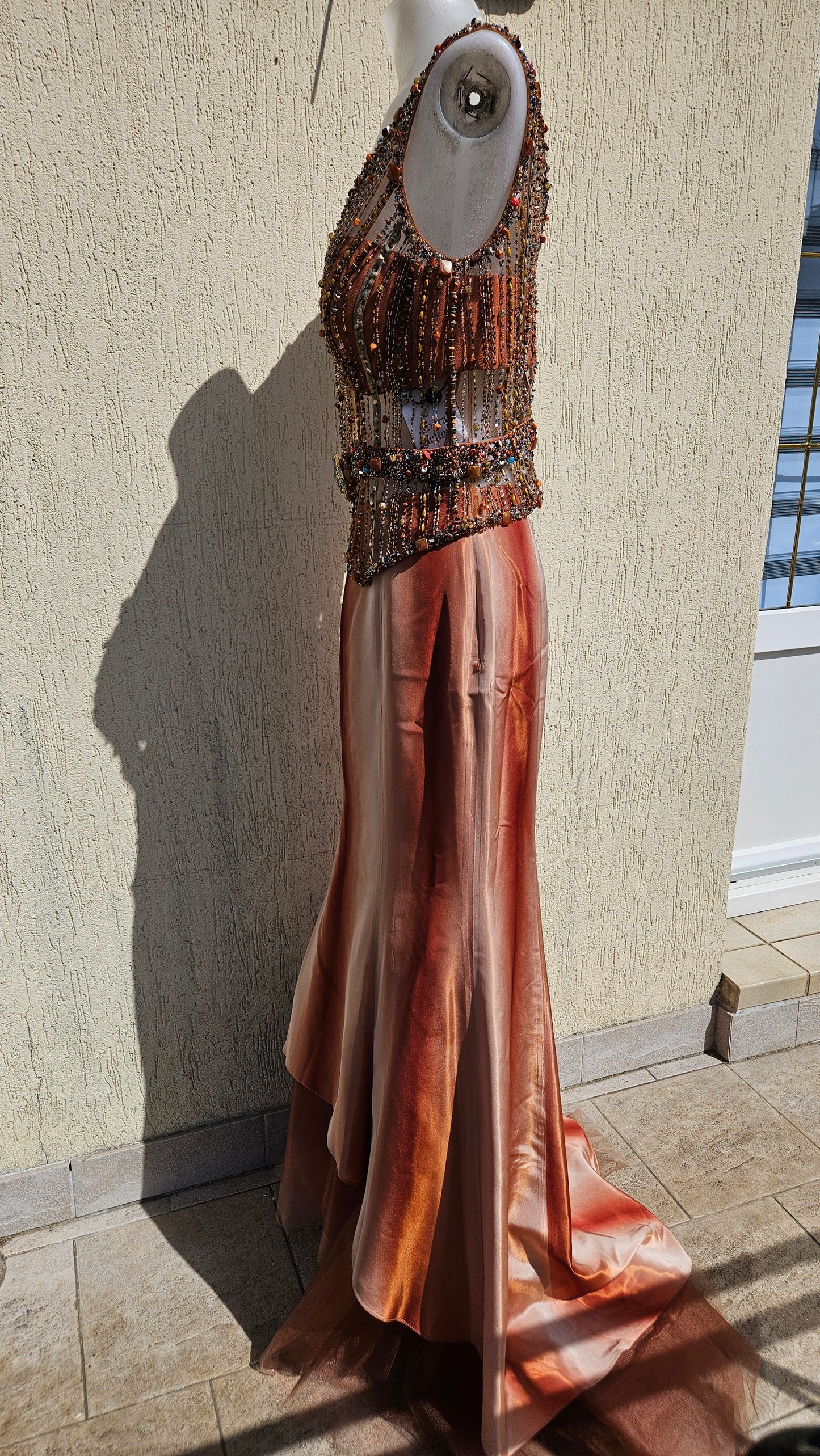 Ensemble orangé brodé