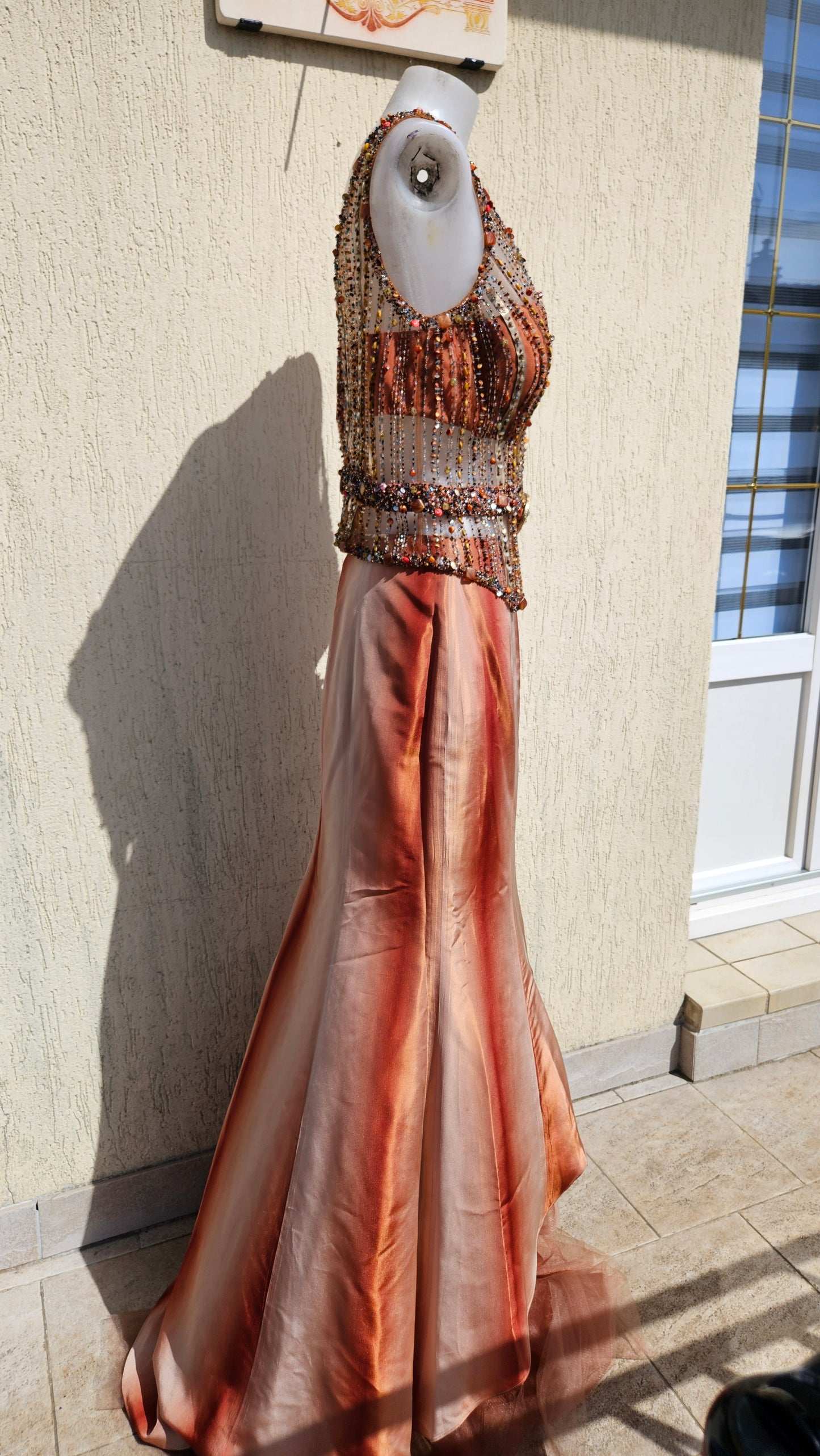 Ensemble orangé brodé