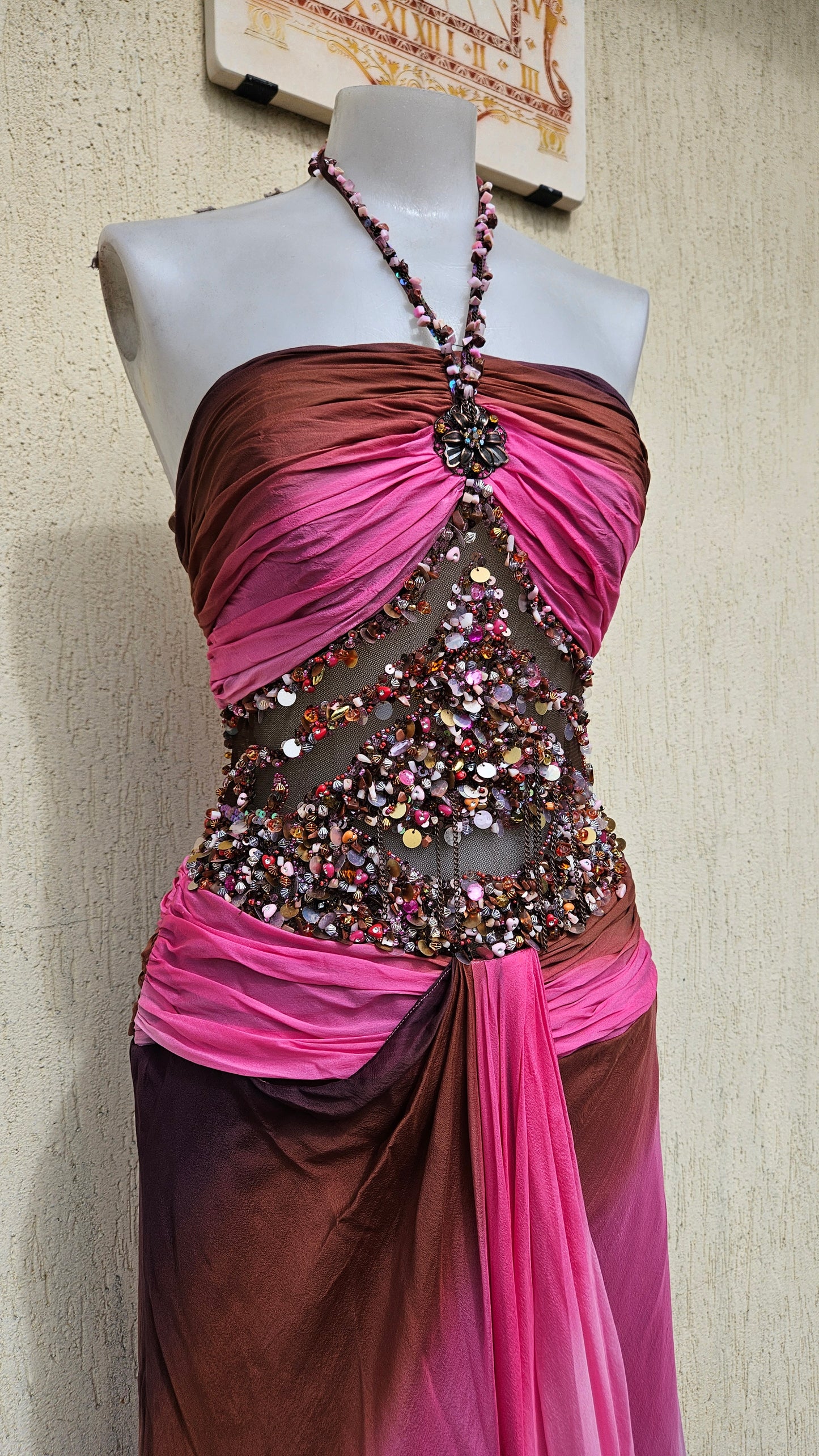 Robe en soie marron et rose