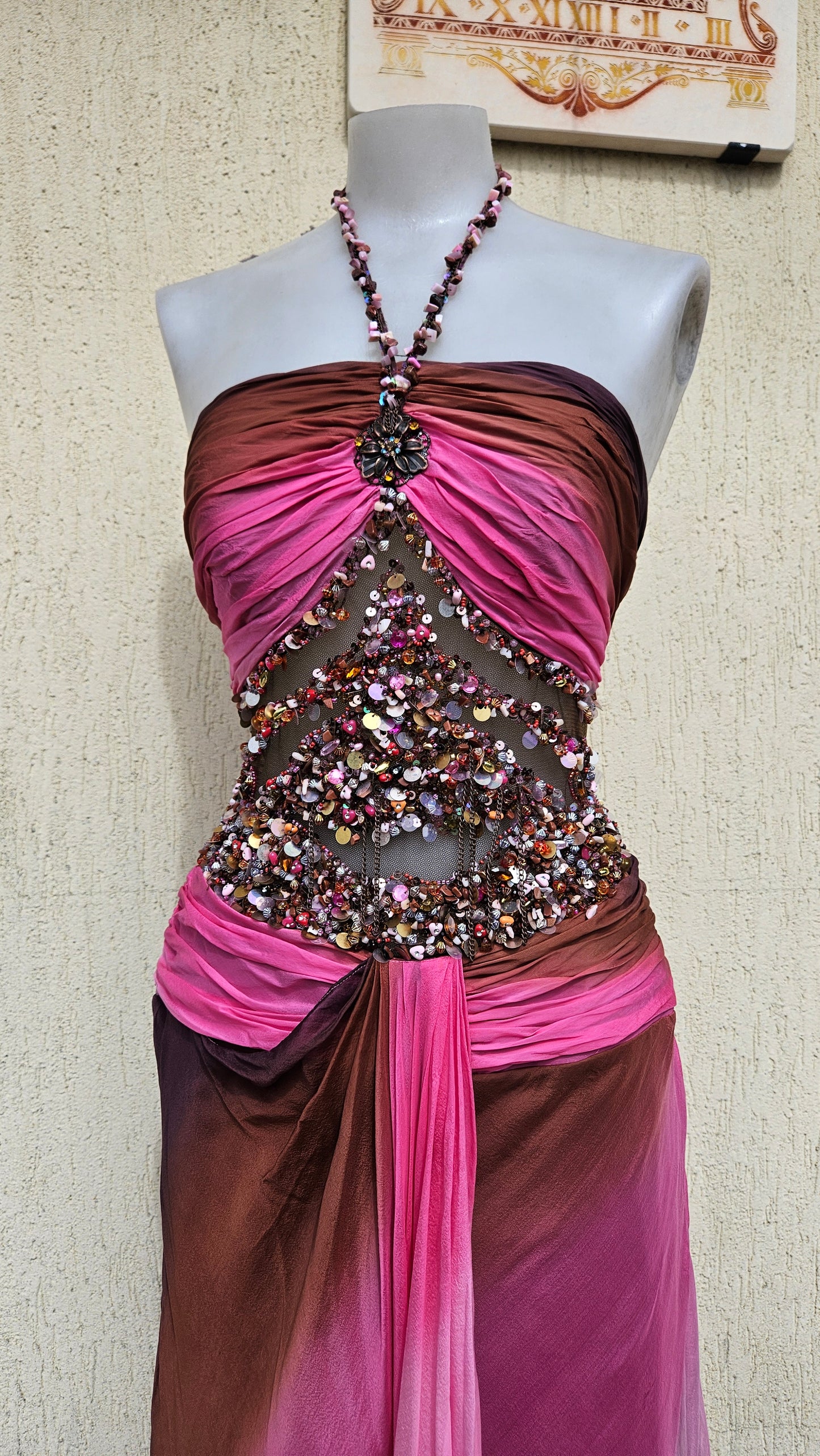 Robe en soie marron et rose