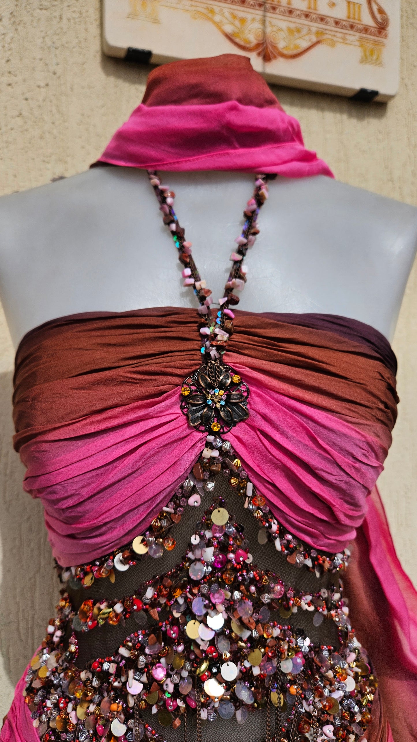 Robe en soie marron et rose