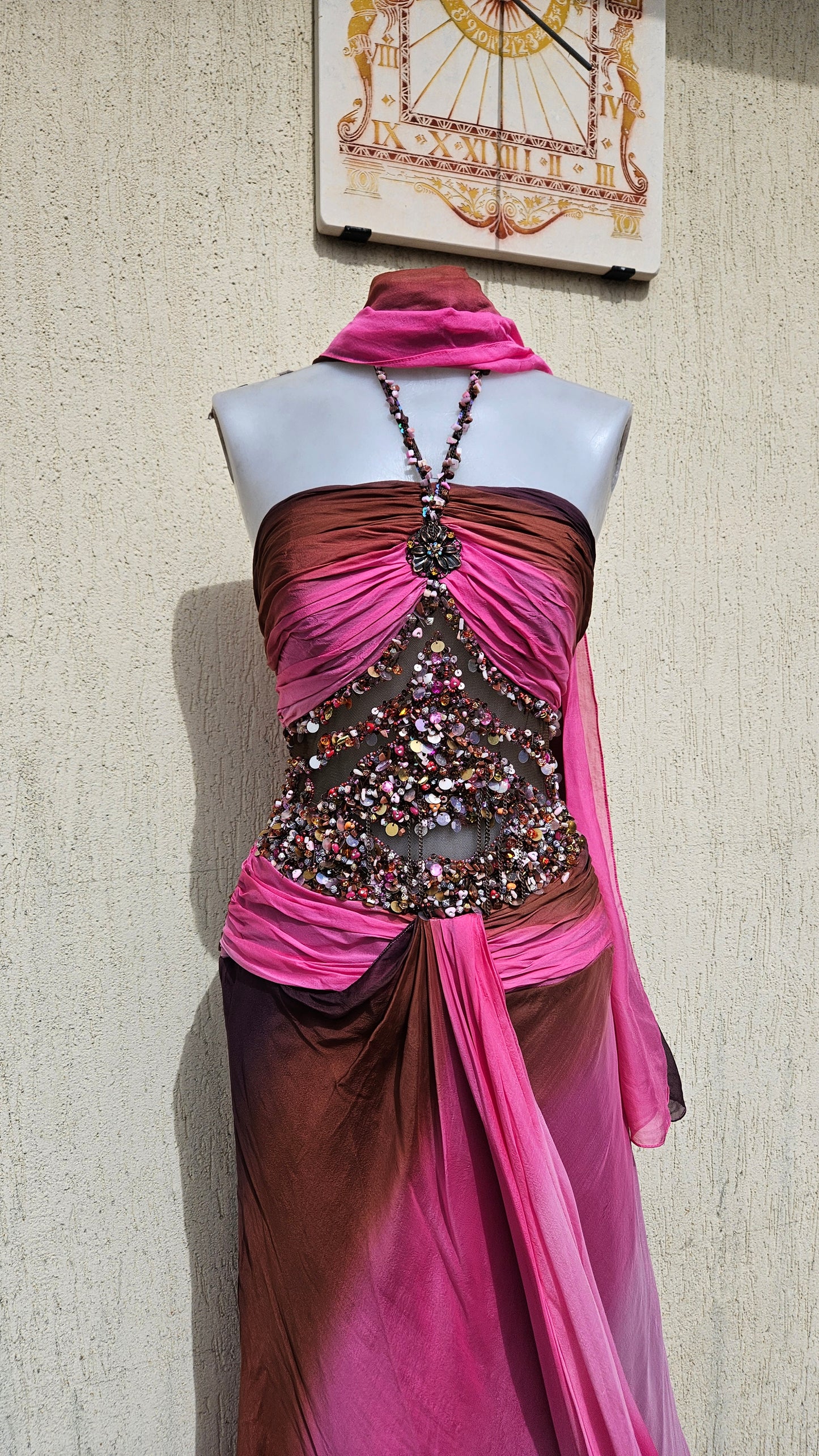 Robe en soie marron et rose