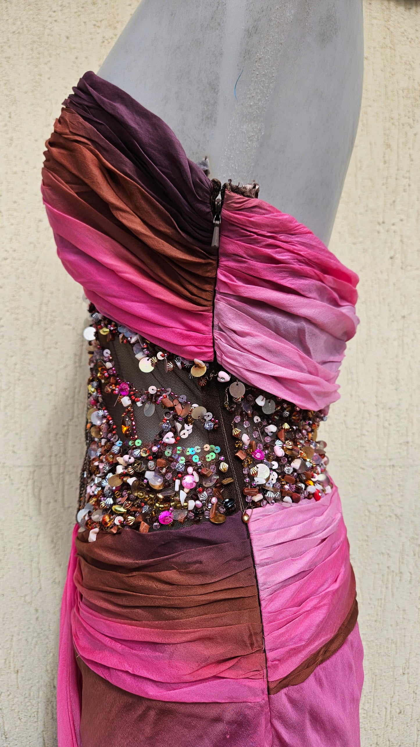 Robe en soie marron et rose