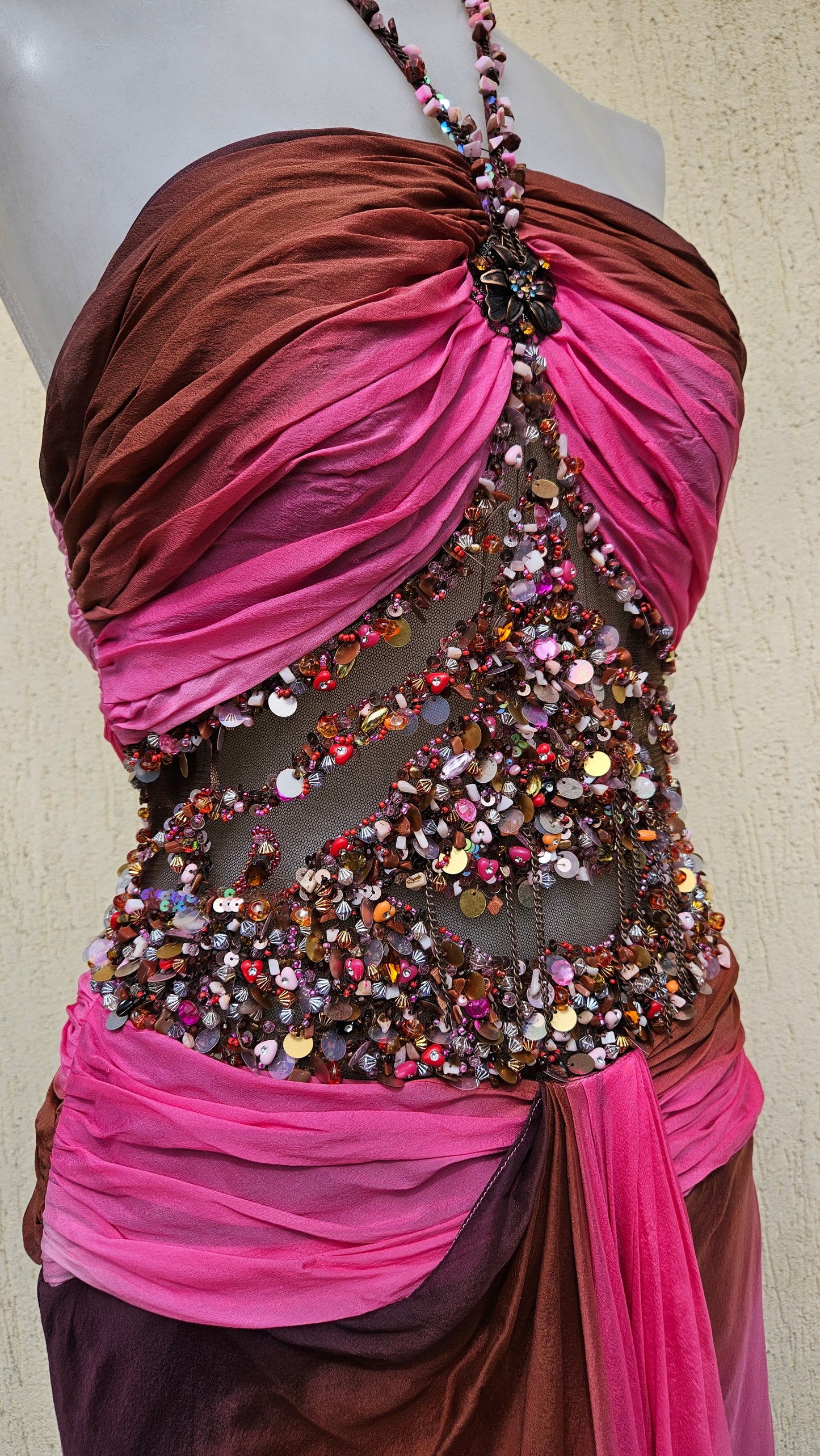 Robe en soie marron et rose