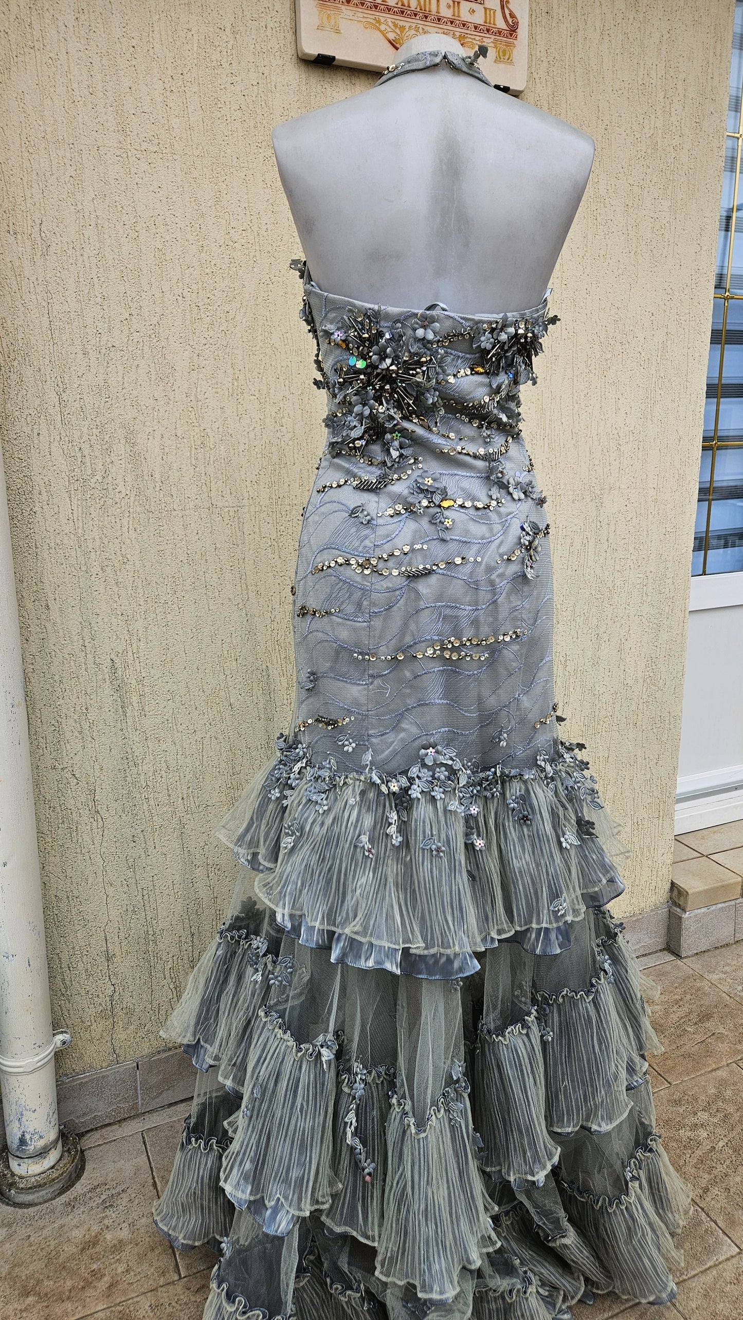 Maxi robe brodée grise
