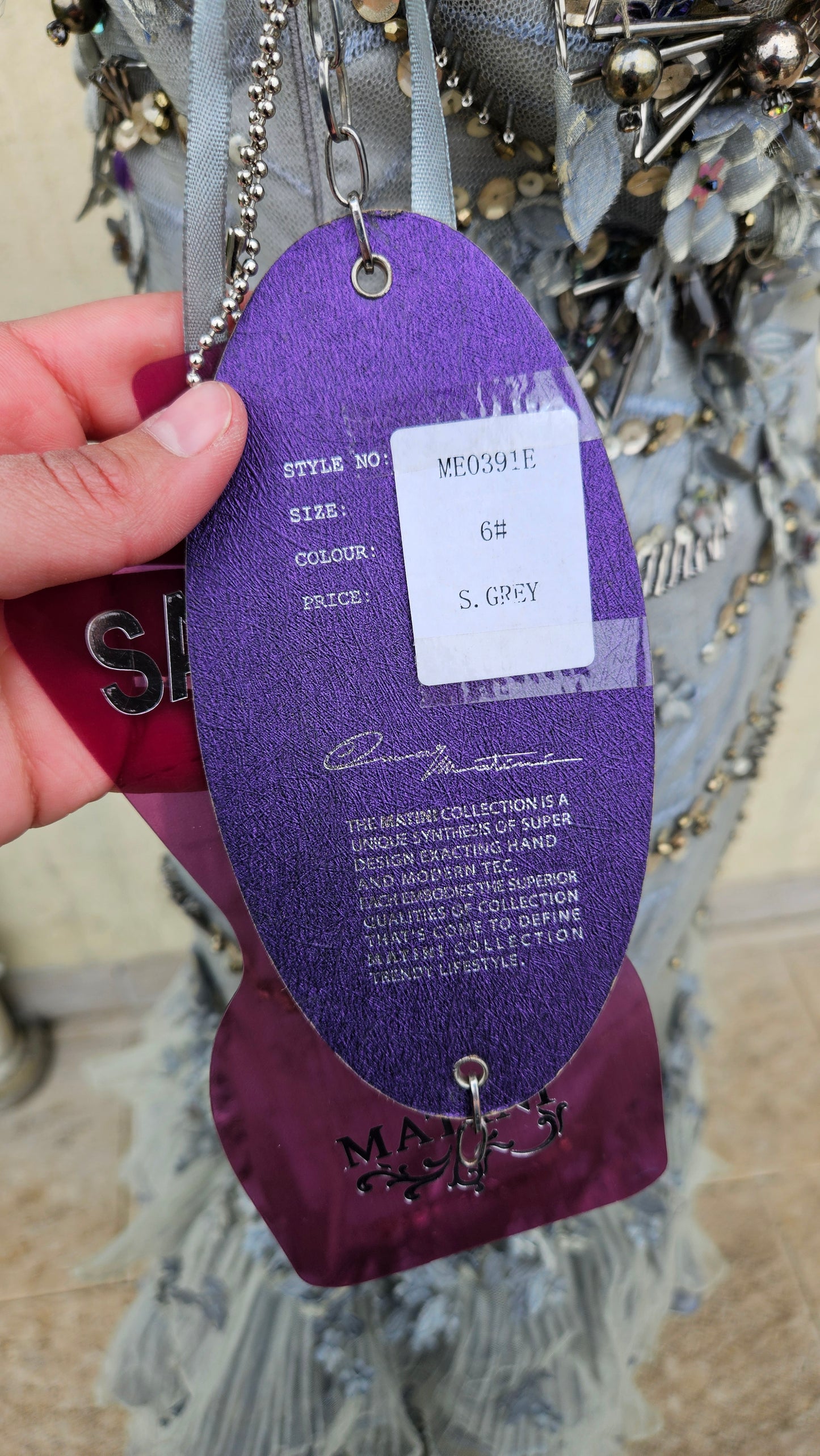 Maxi robe brodée grise