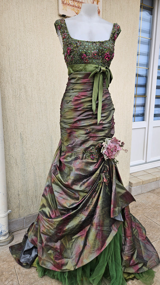 Vintage iridescent green and pink evening gown, beaded corset top with floral applique and ruched taffeta skirt. Y2K fairycore prom dress.