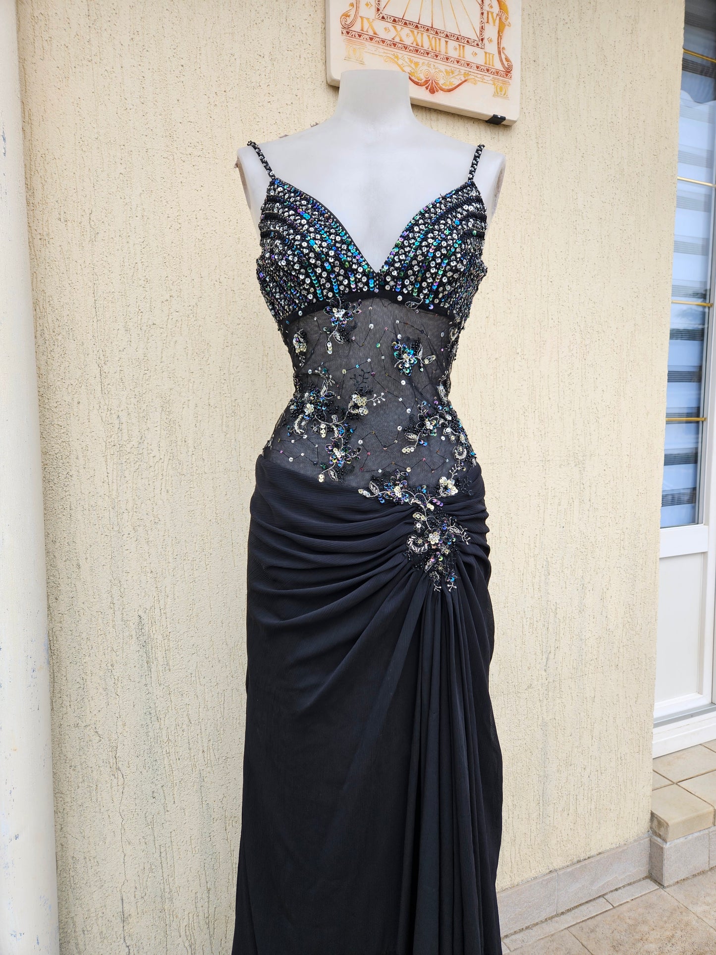 Maxi robe noire brodée