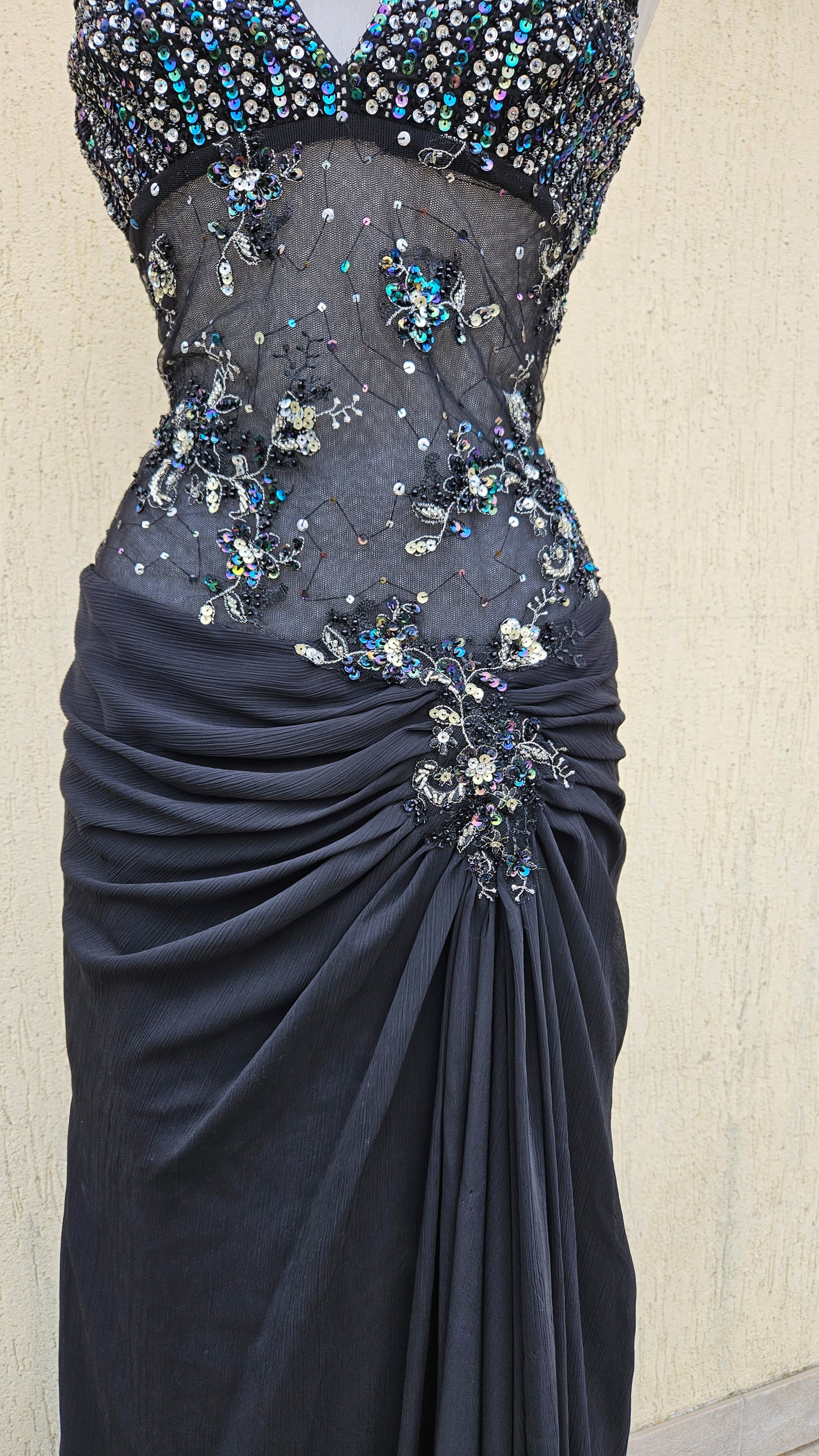 Maxi robe noire brodée