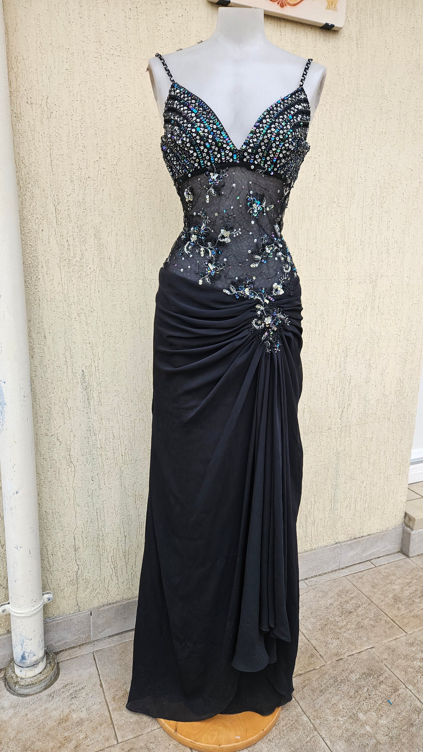 Maxi robe noire brodée