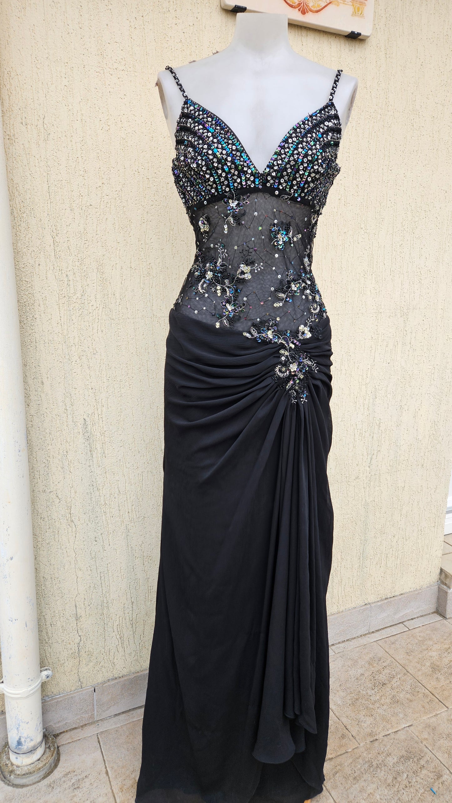 Maxi robe noire brodée