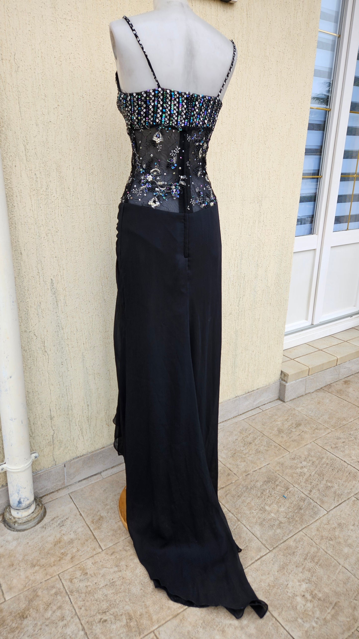 Maxi robe noire brodée