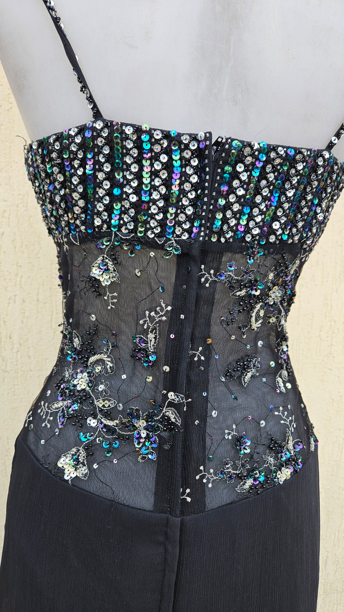 Maxi robe noire brodée