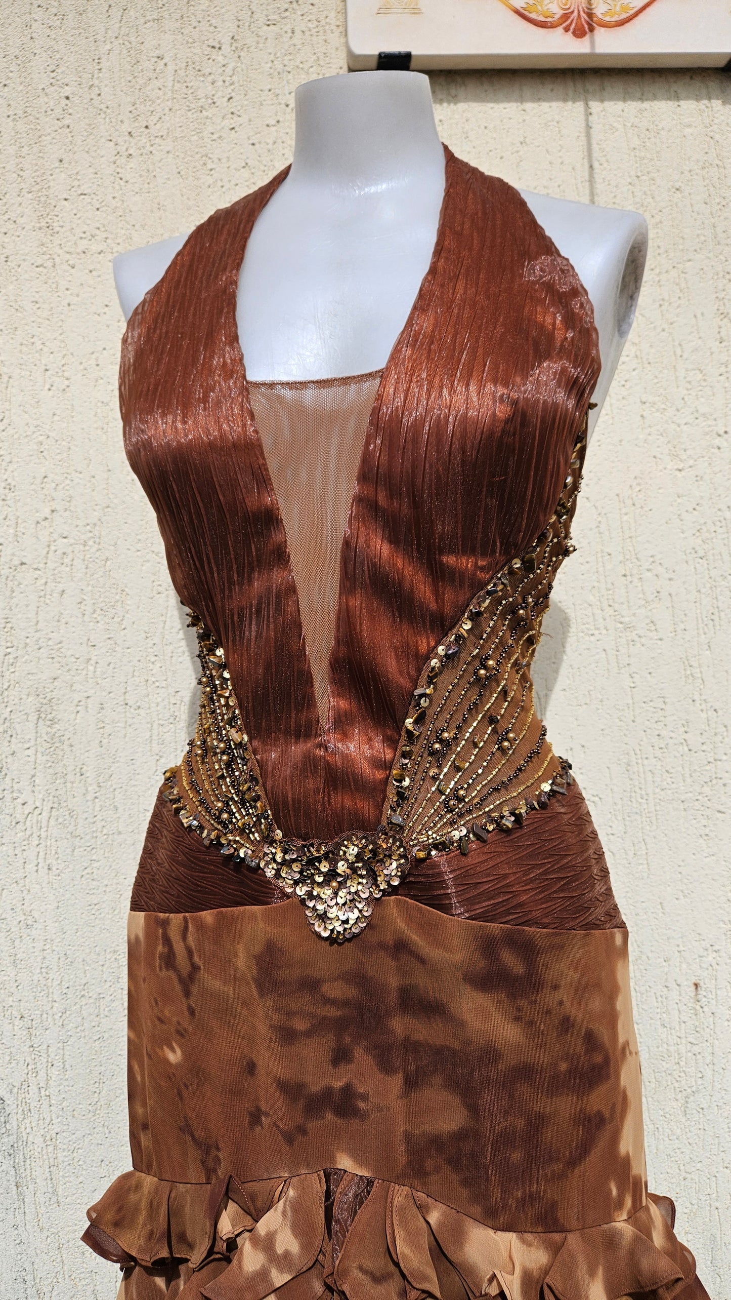 Robe dos nu brodée marron