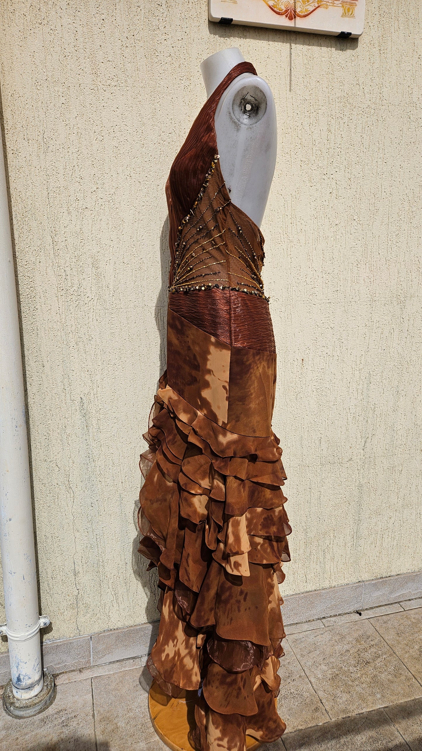 Robe dos nu brodée marron