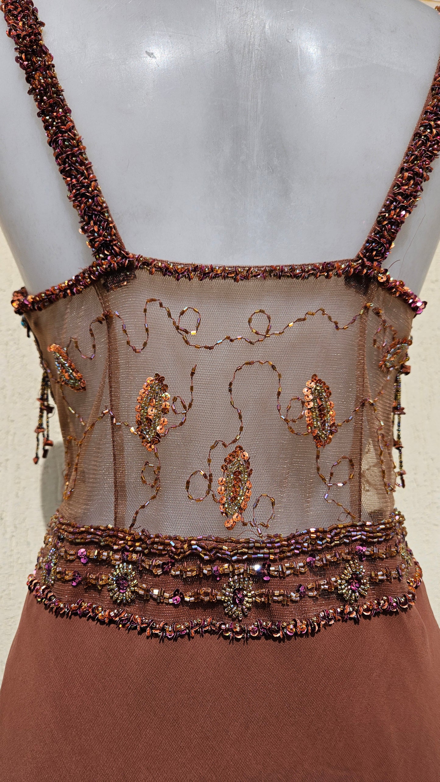 Robe brodée marron