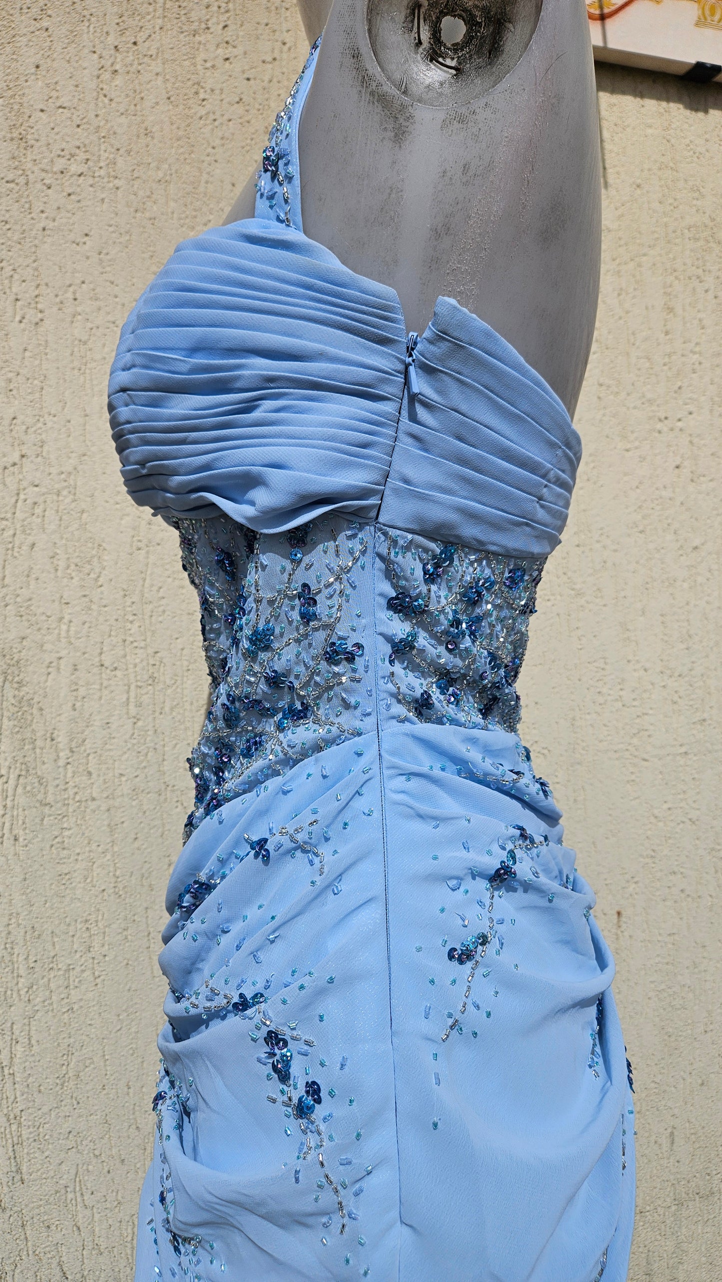 Robe dos nu brodée bleue