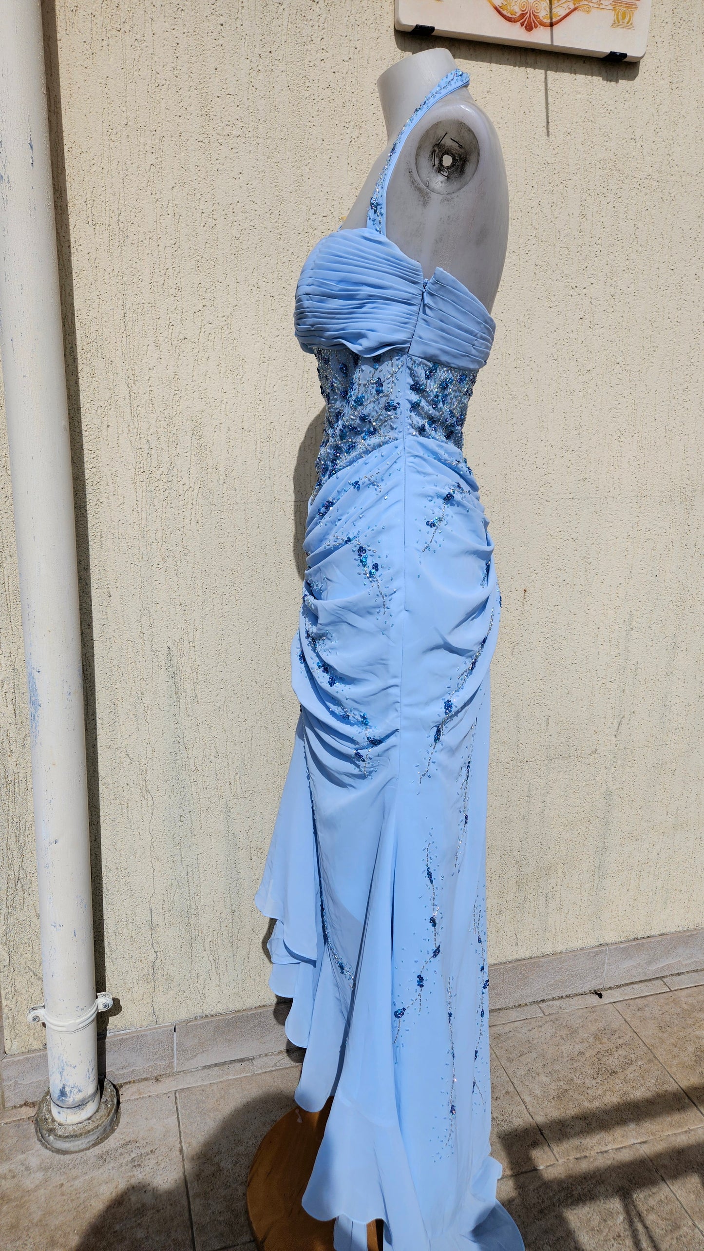 Robe dos nu brodée bleue