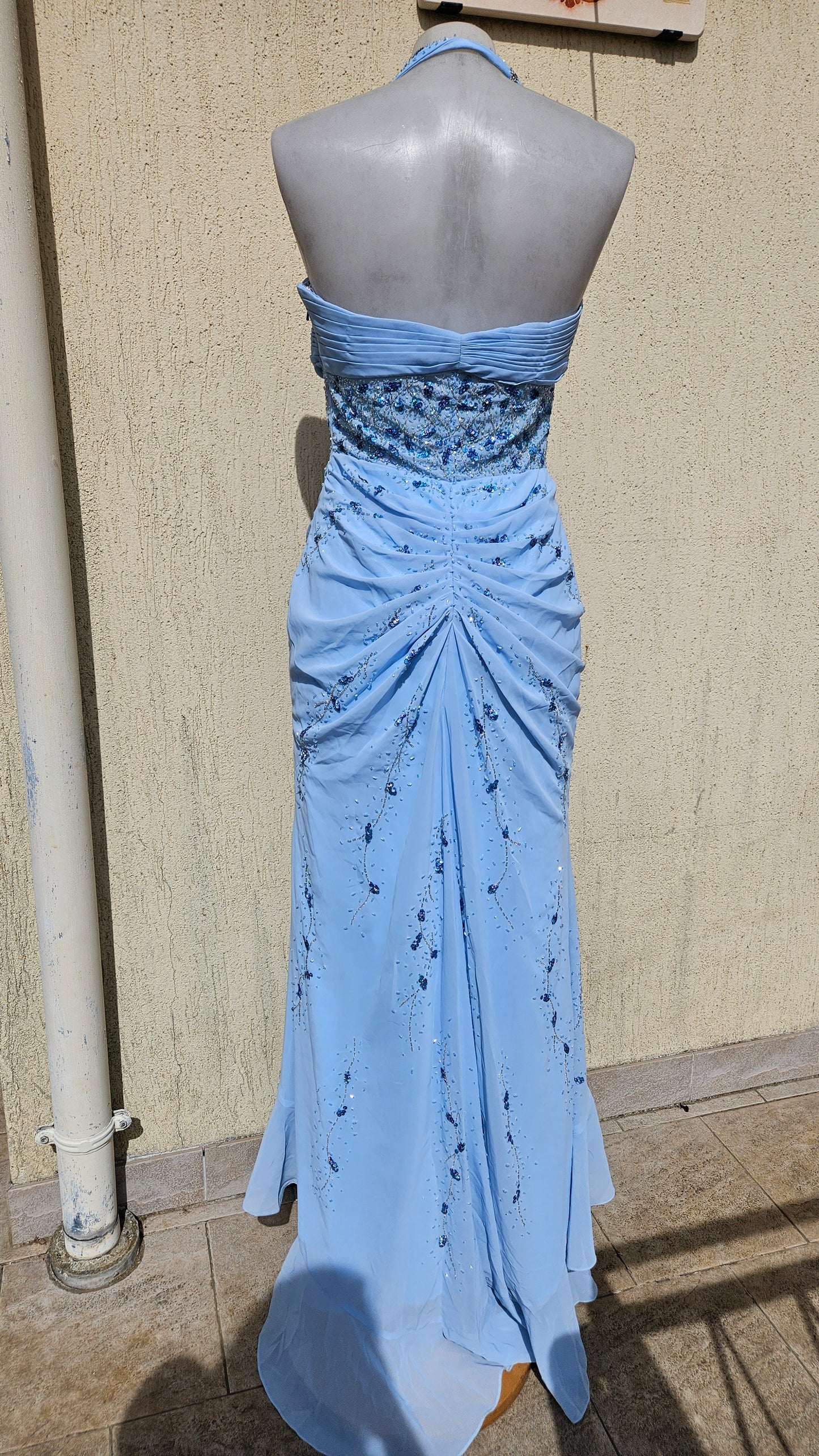 Robe dos nu brodée bleue